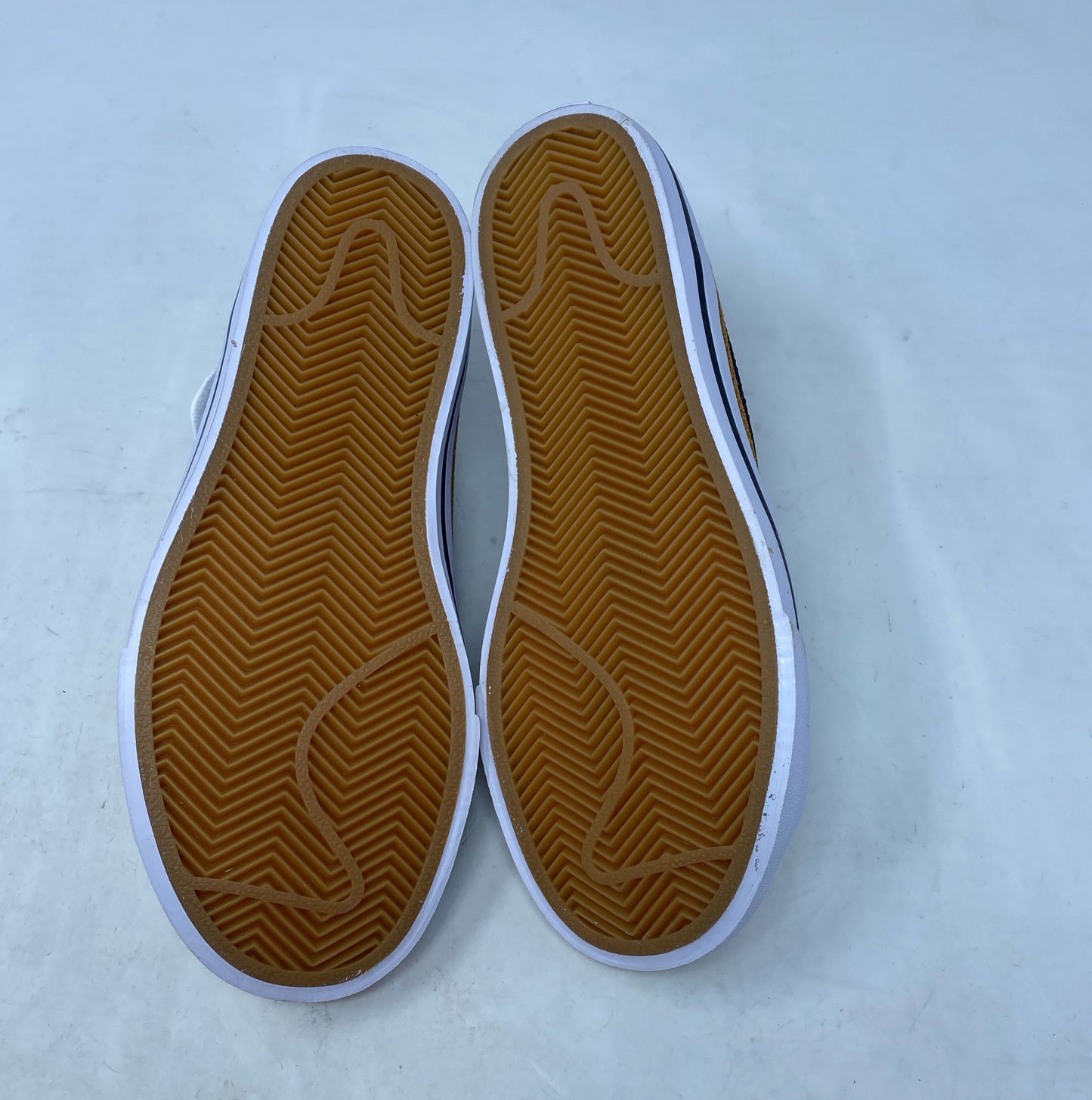 Bottom-UNT834875J2R4