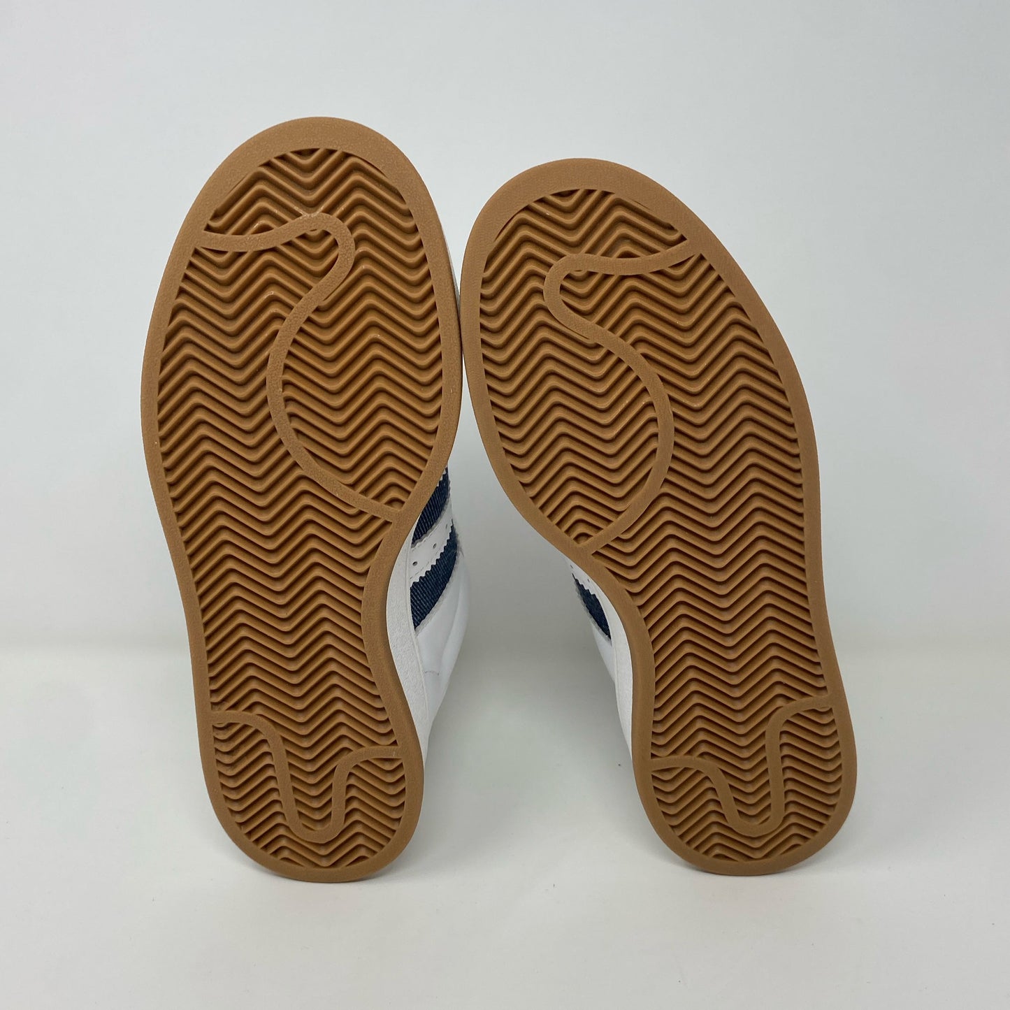 Bottom-UNT8233027A9
