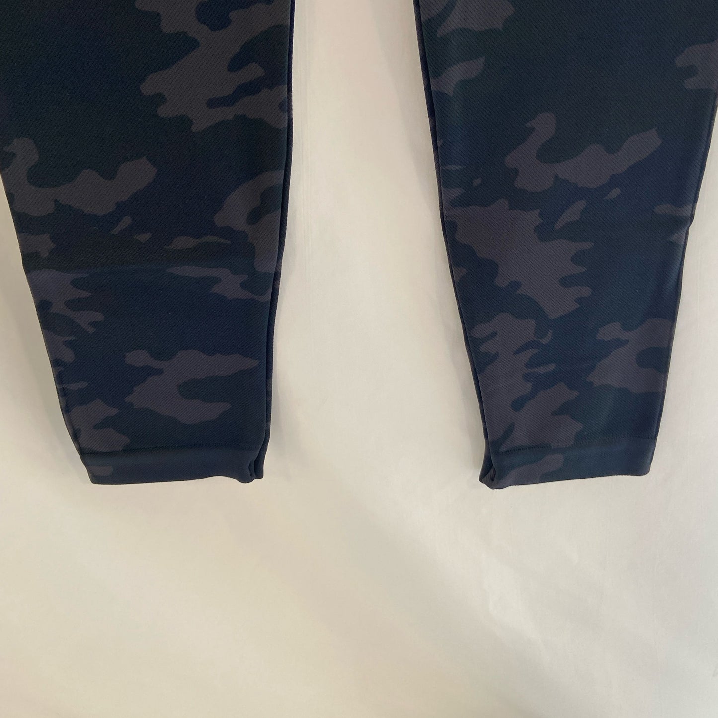 Bottom-UNT8234022KW
