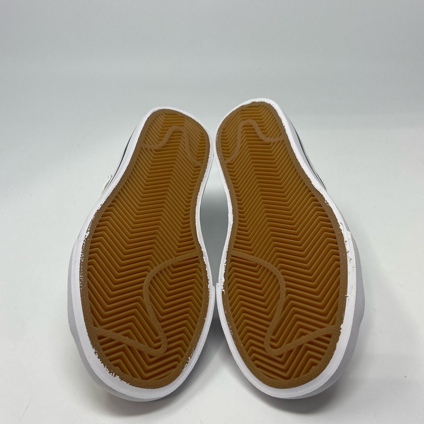 Bottom-UNT1851756YL