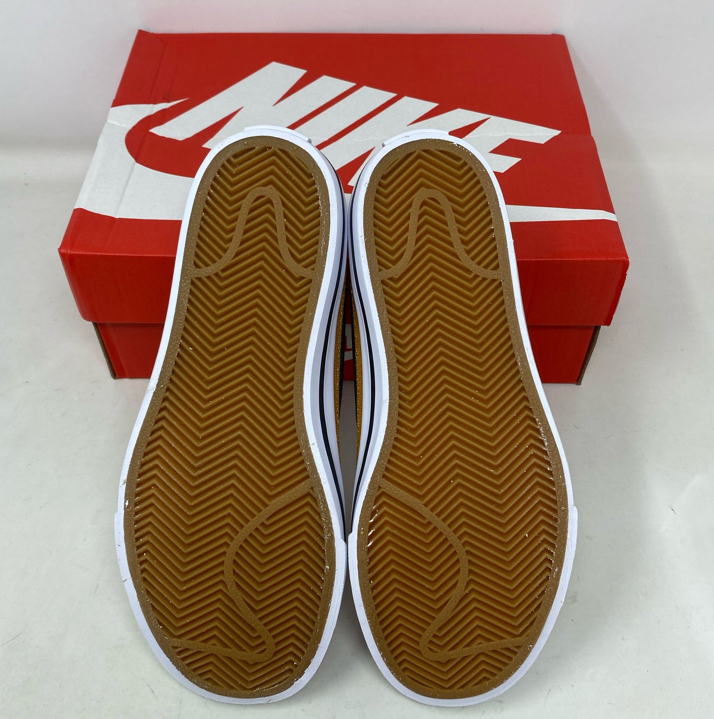 Bottom-UNT8348445RTZ