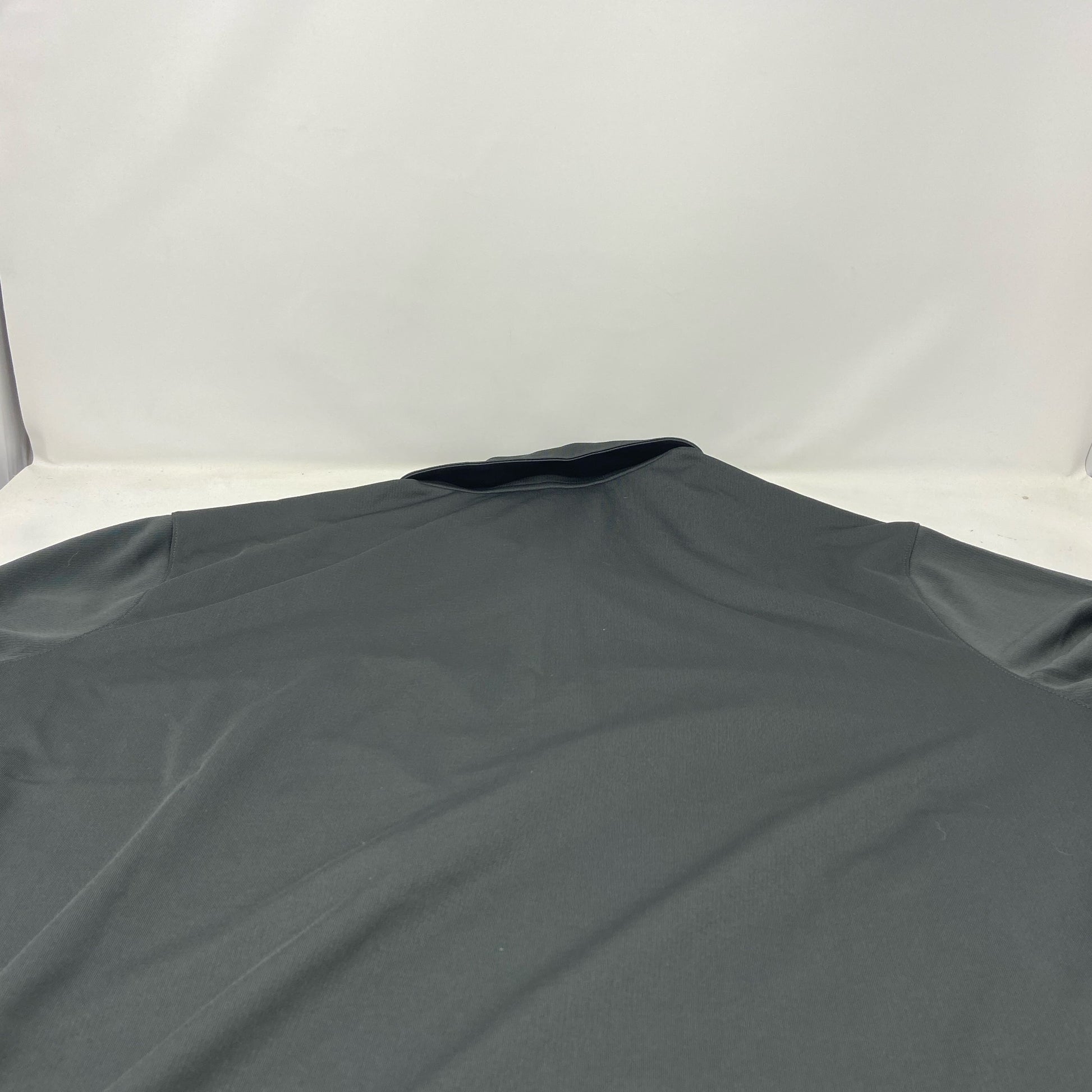 Back-UNT364111Q6S