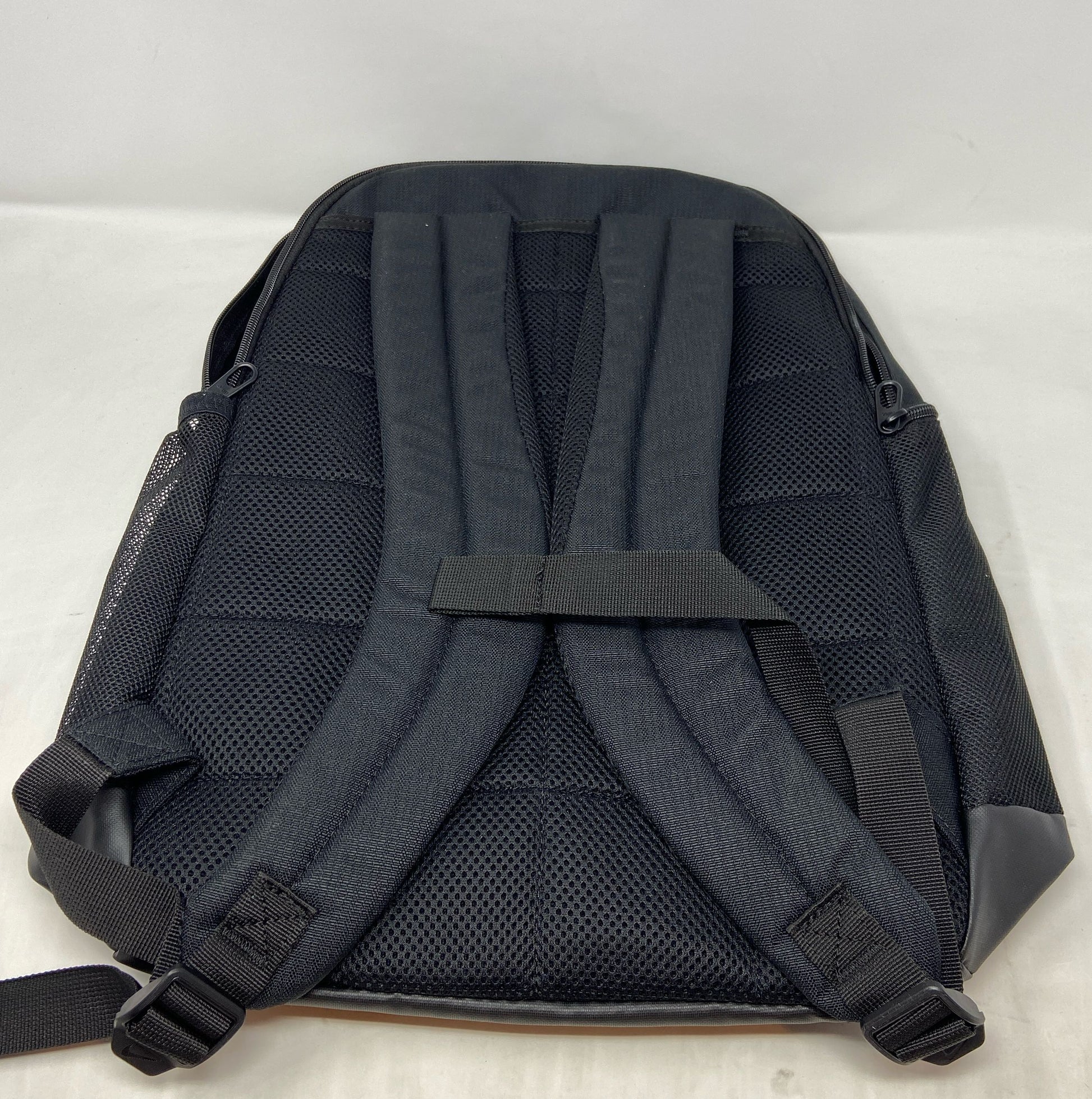 Bottom-UNT972195T903