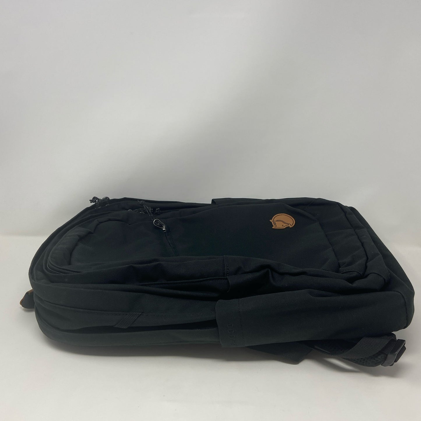 Right-UNT976422ICI