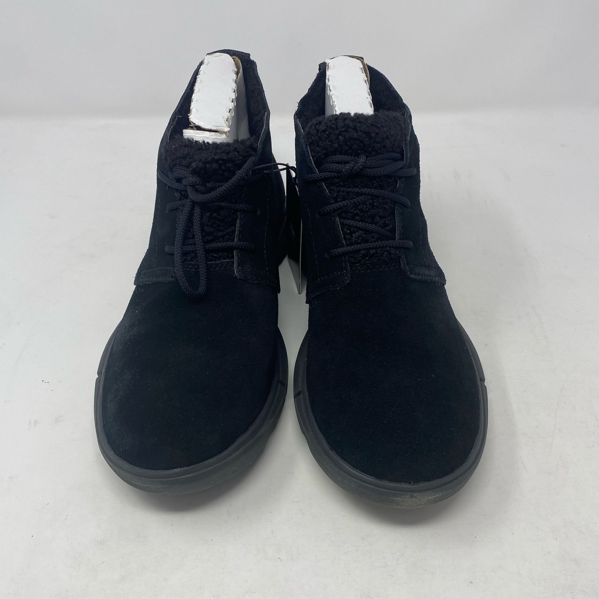 Left-UNT3068404DE