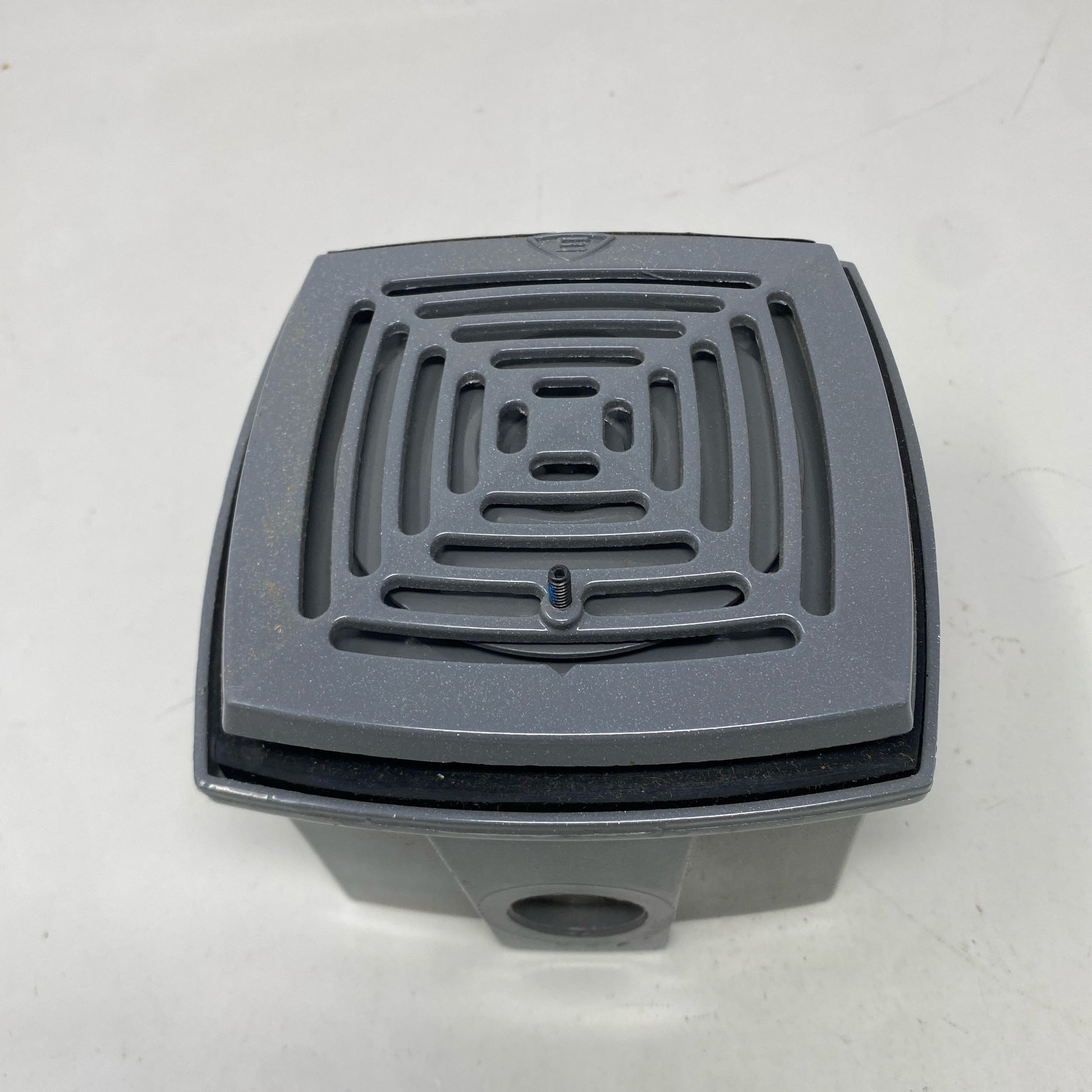 Front-UNT490984TNC