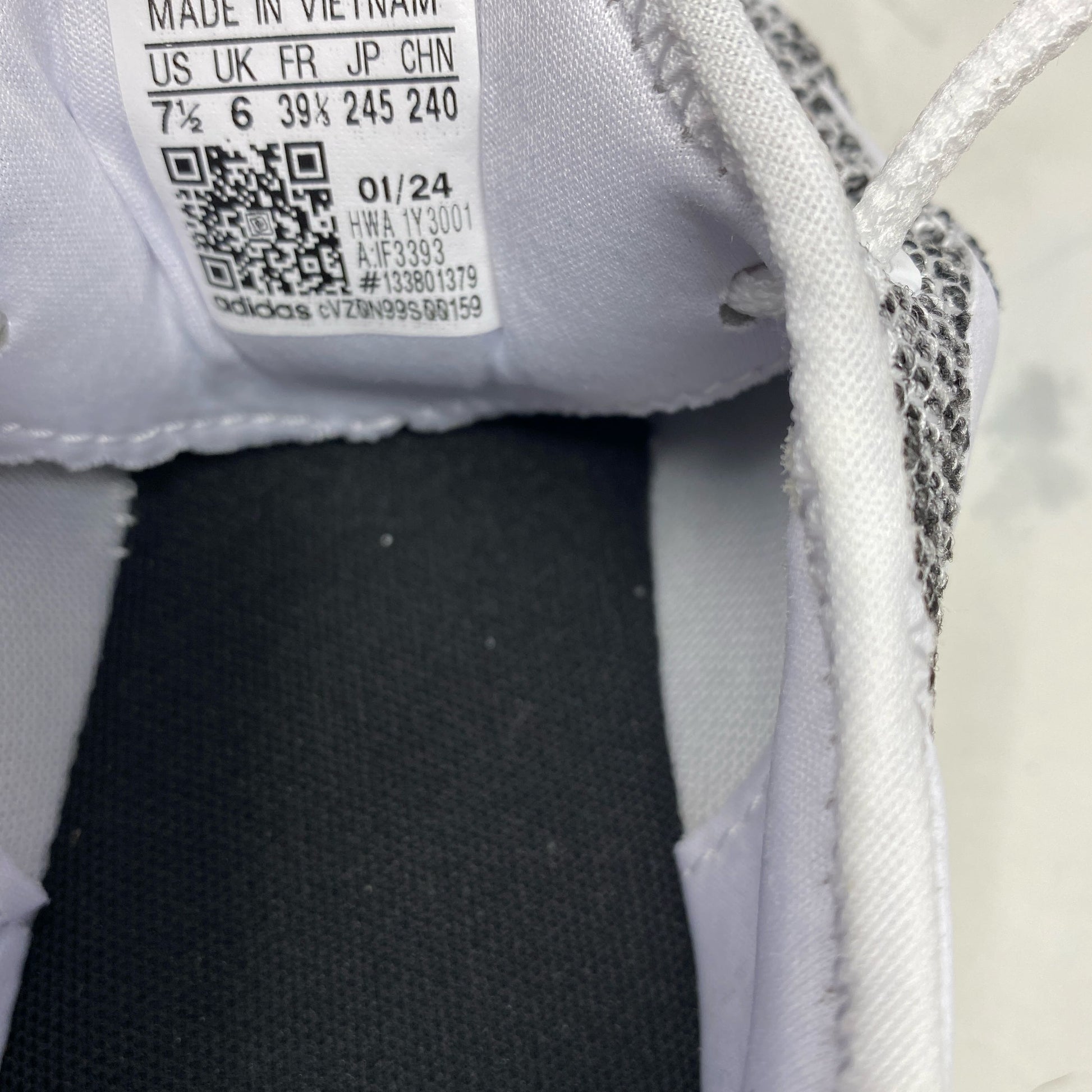 Serial #/Tag-UNT760804K2Y