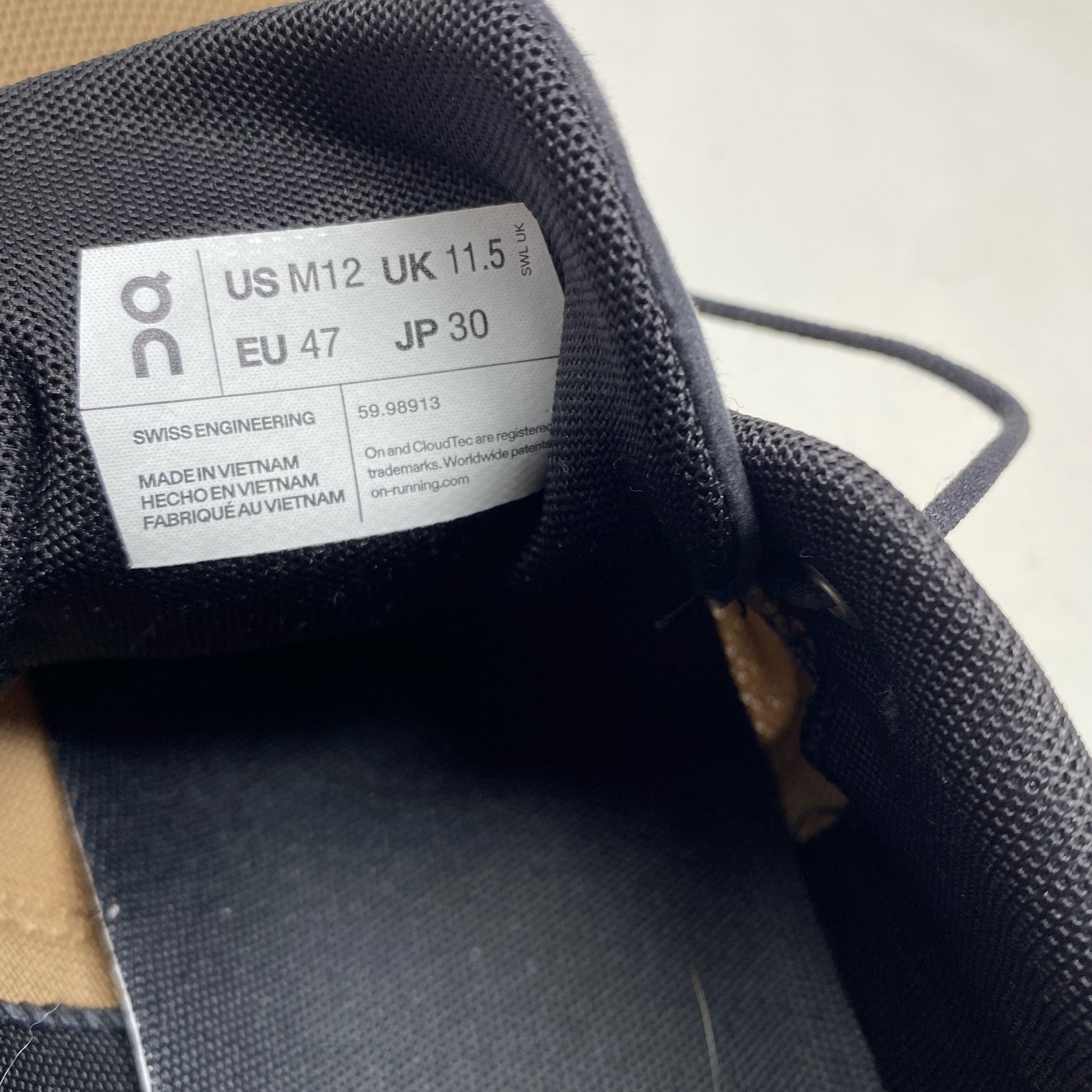 Serial #/Tag-LPNNE6YFXT794