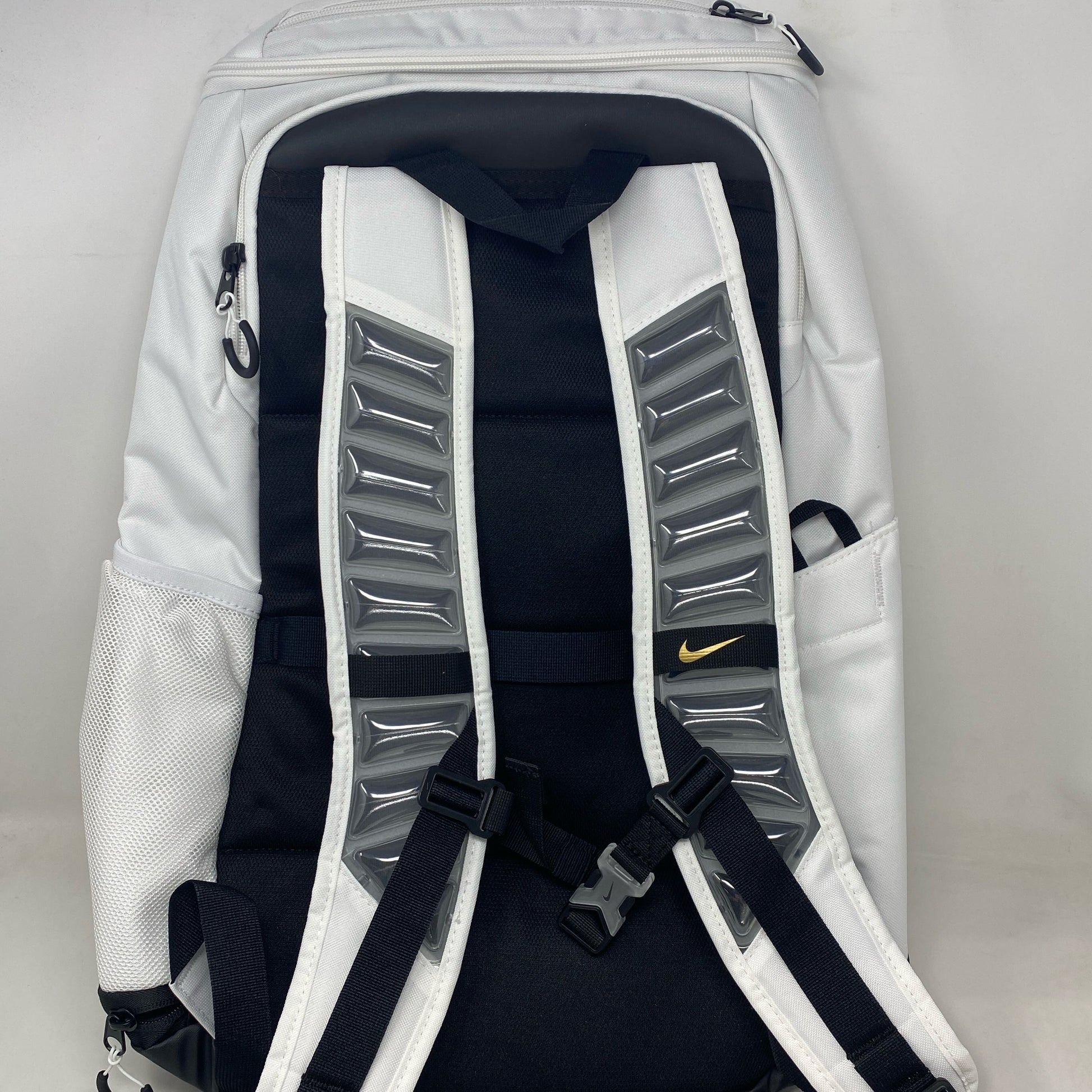 Back-UNT527908V73