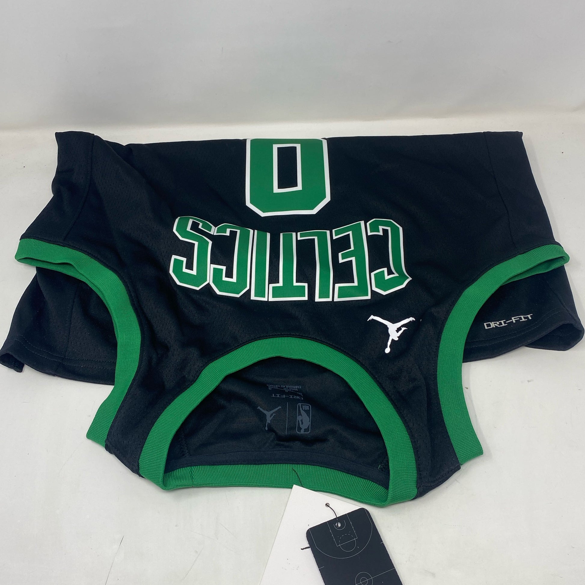 Back-UNT657939BHH