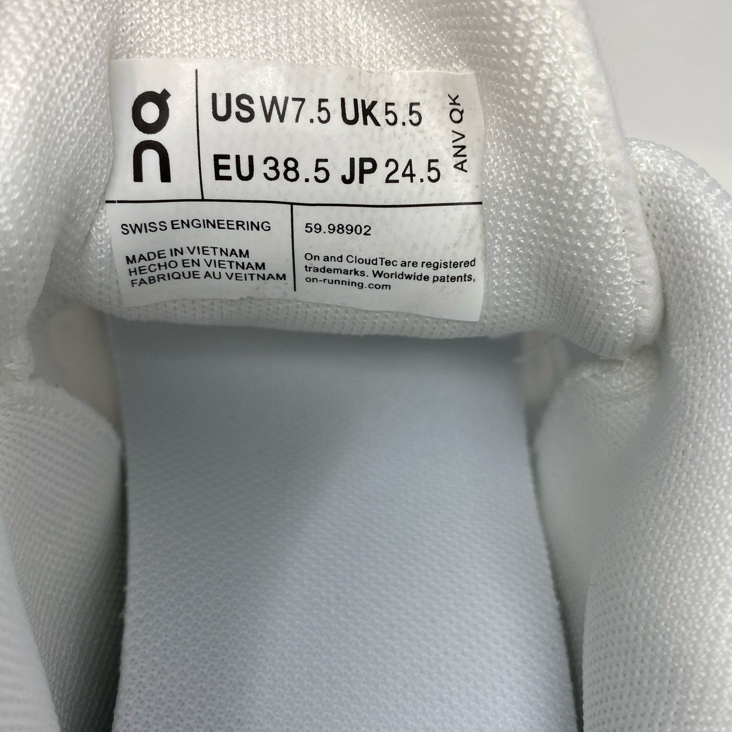 Serial #/Tag-UNT9336958BJ
