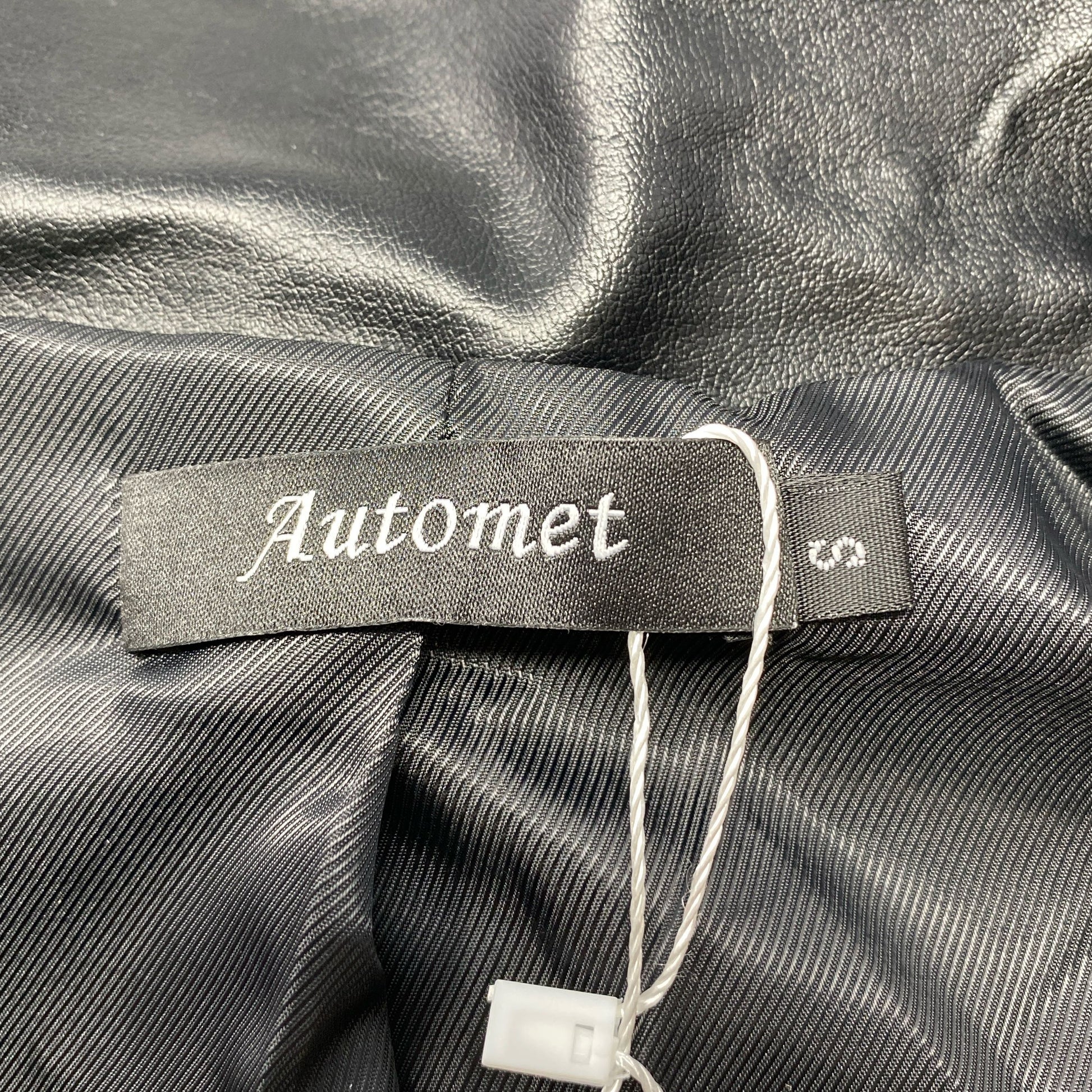 Serial #/Tag-UNT833517THT