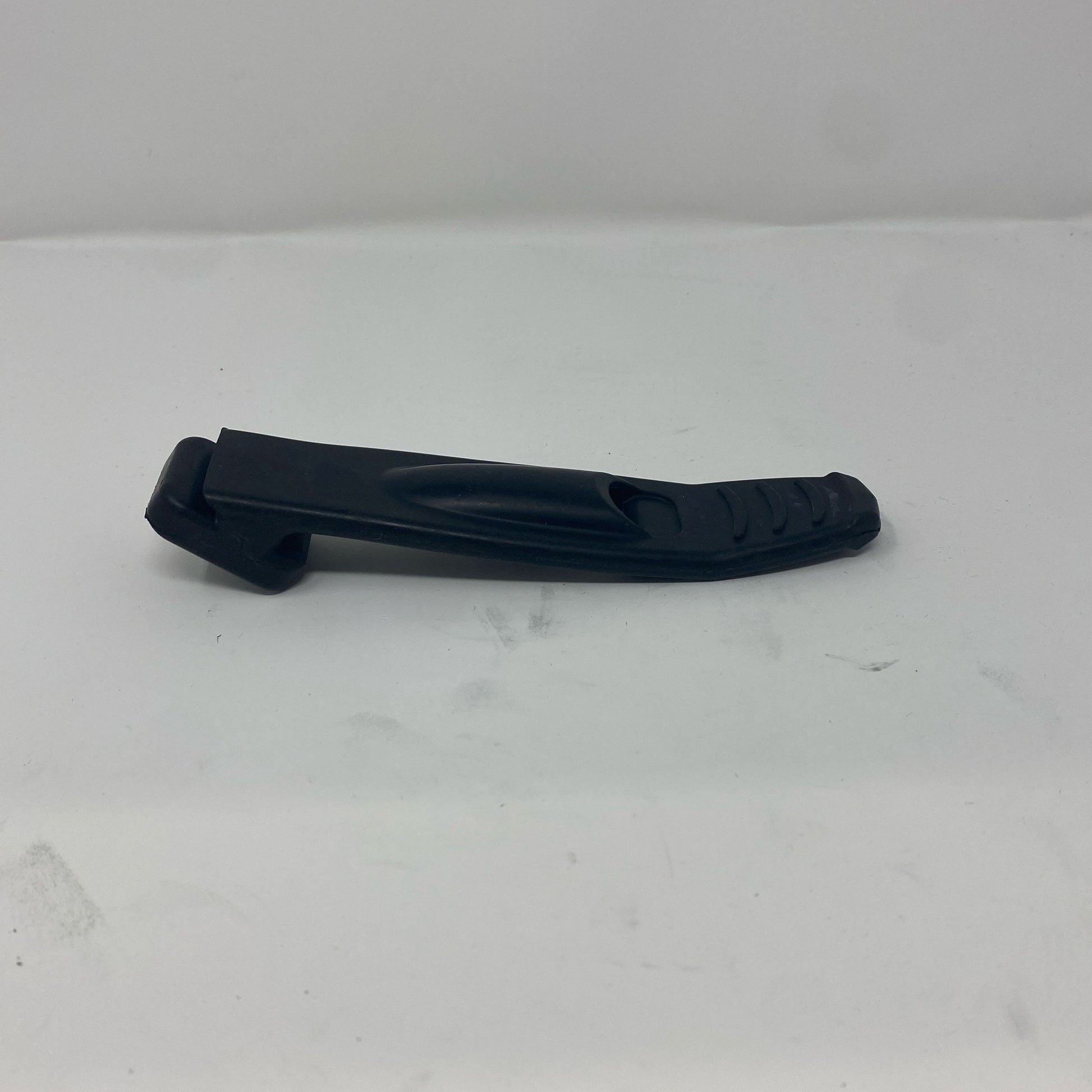 Left-UNT139422ZW3