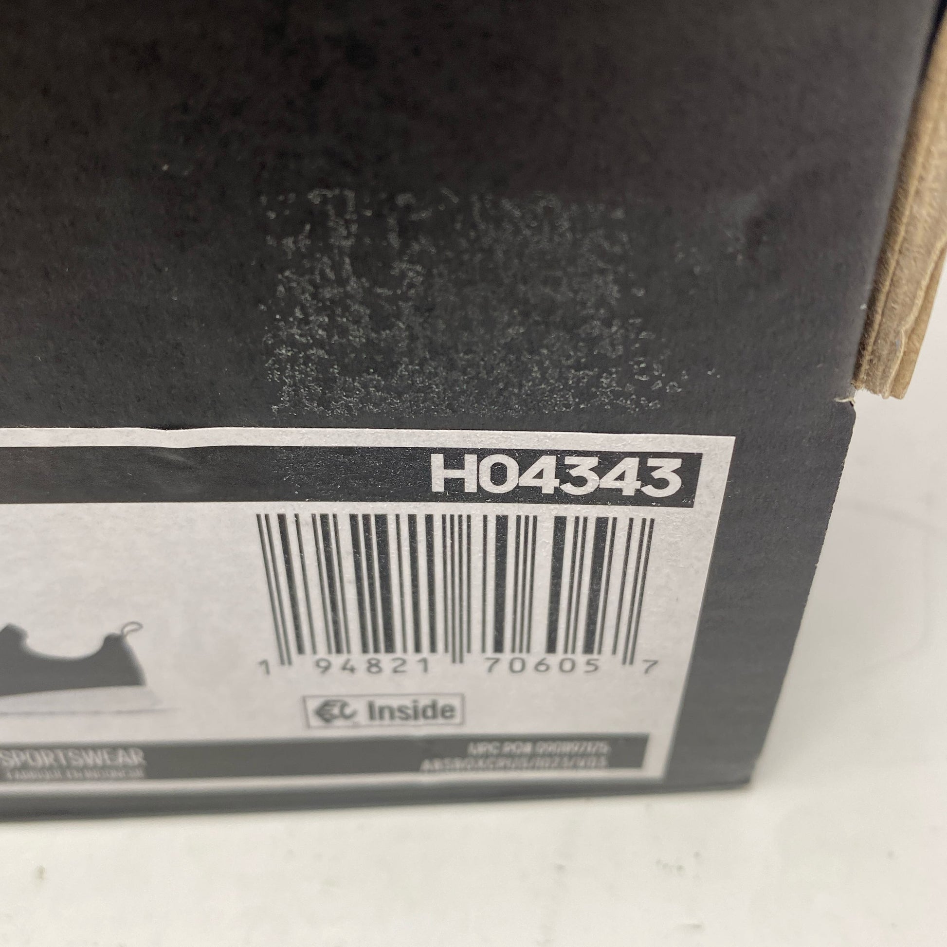 Serial #/Tag-UNT9520775V8