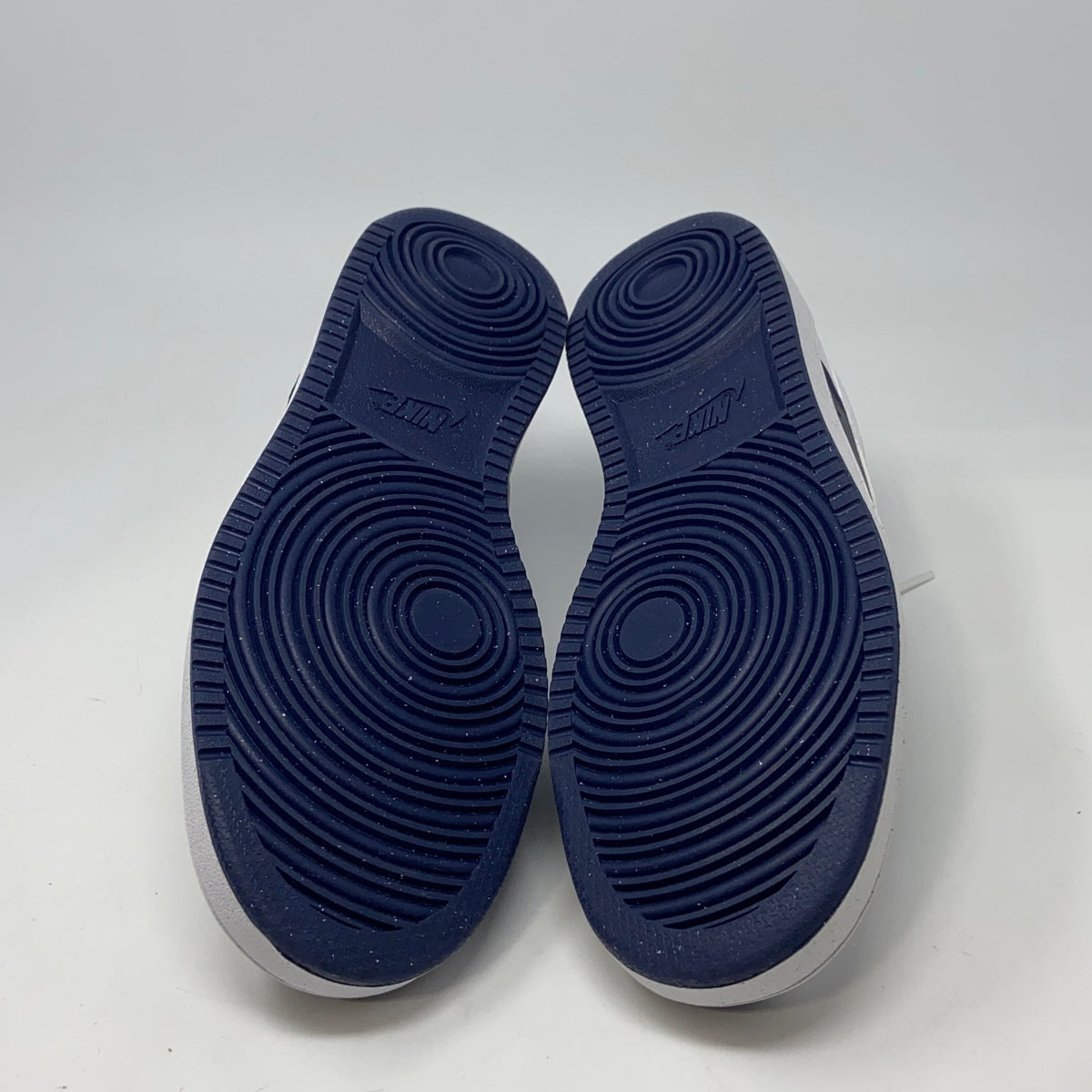 Bottom-UNT552551PEL