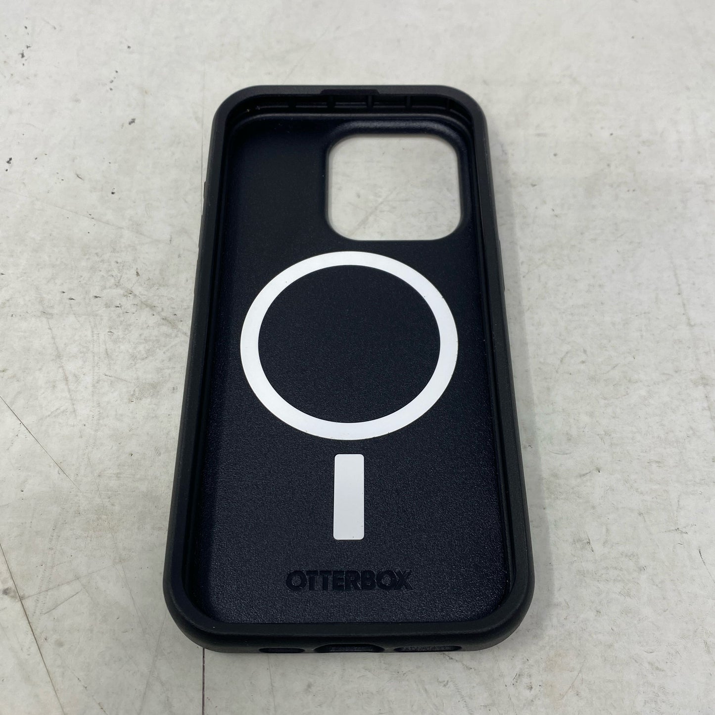 Back-UNT414380W3I