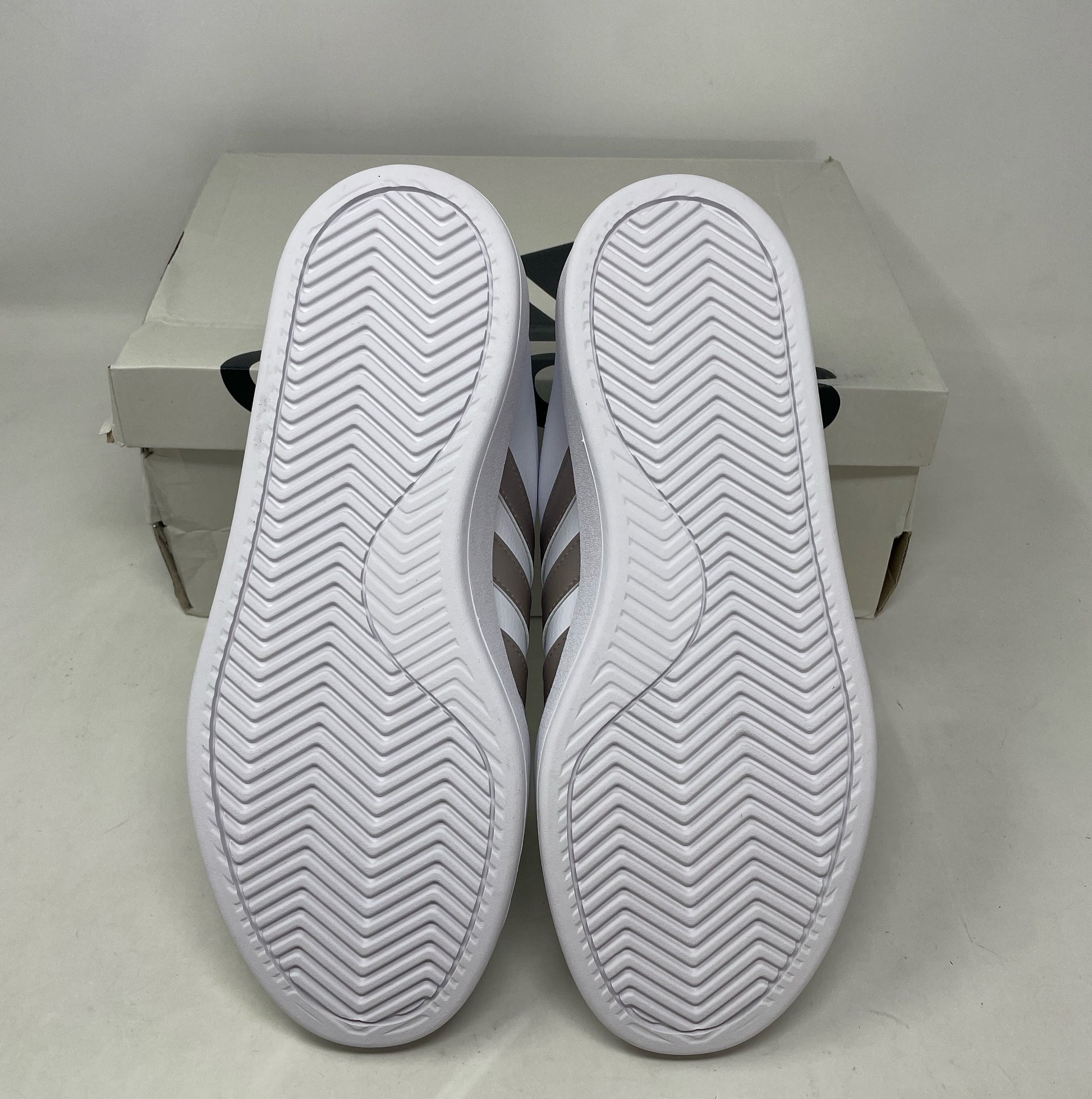 Bottom-UNT831738USNQ