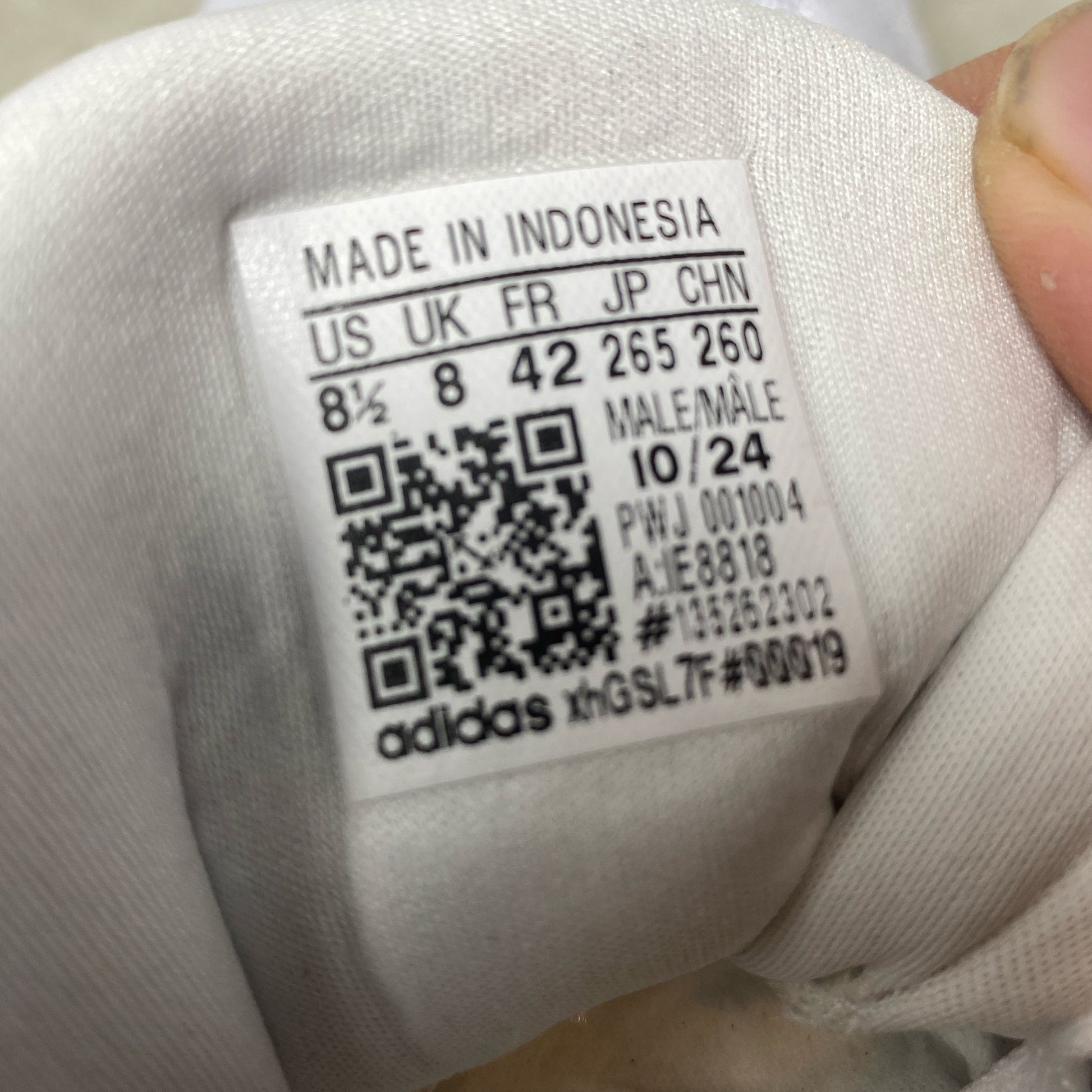 Serial #/Tag-UNT855977V2P