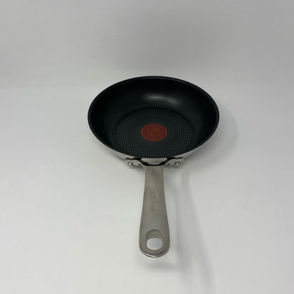 Front-LPNO587522404