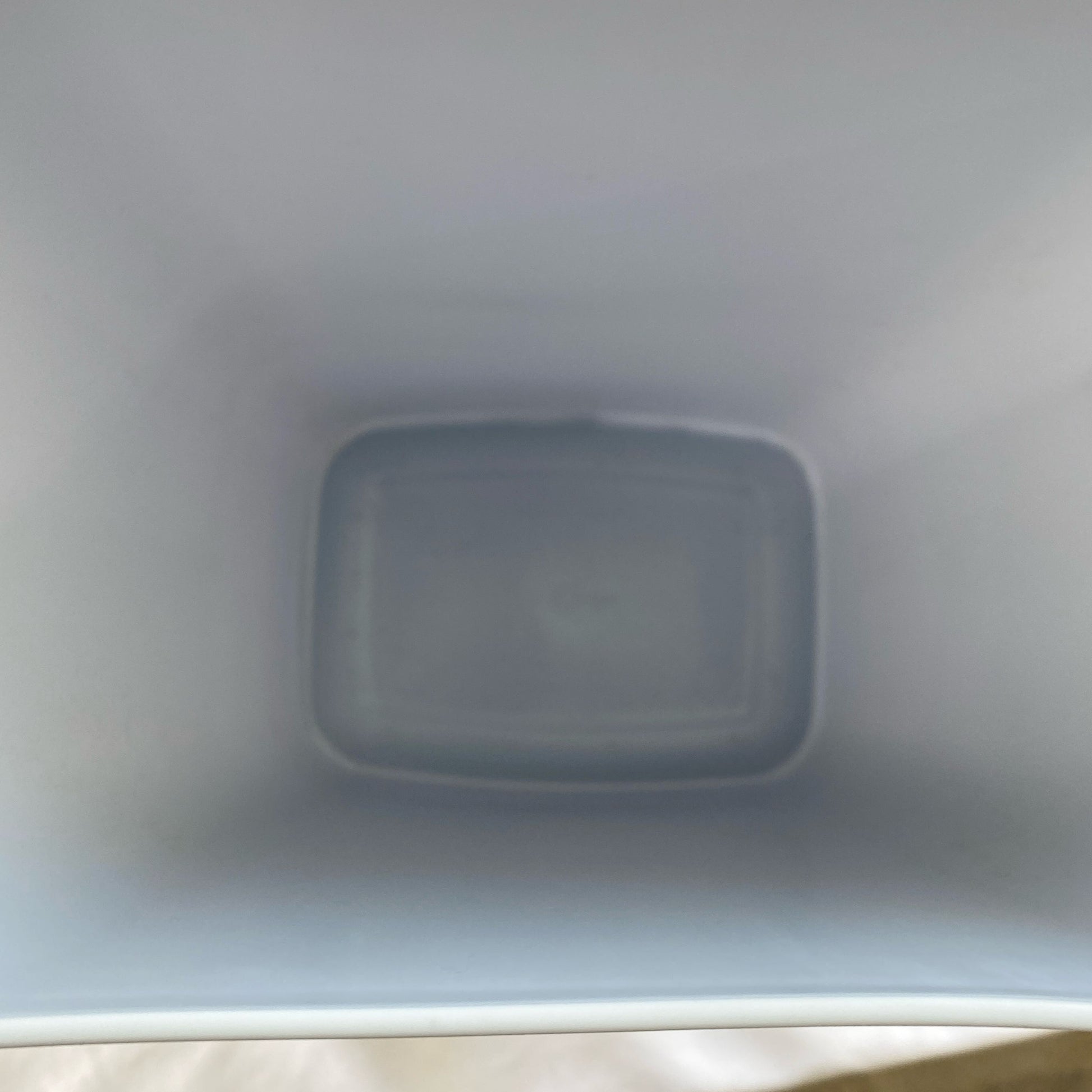 Bottom-UNT571530GOR