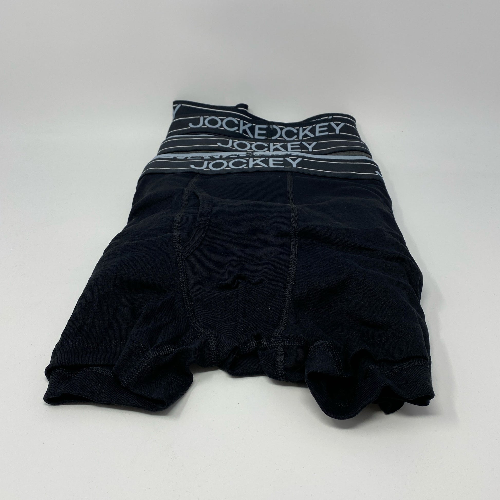 Front-UNT645104UG0