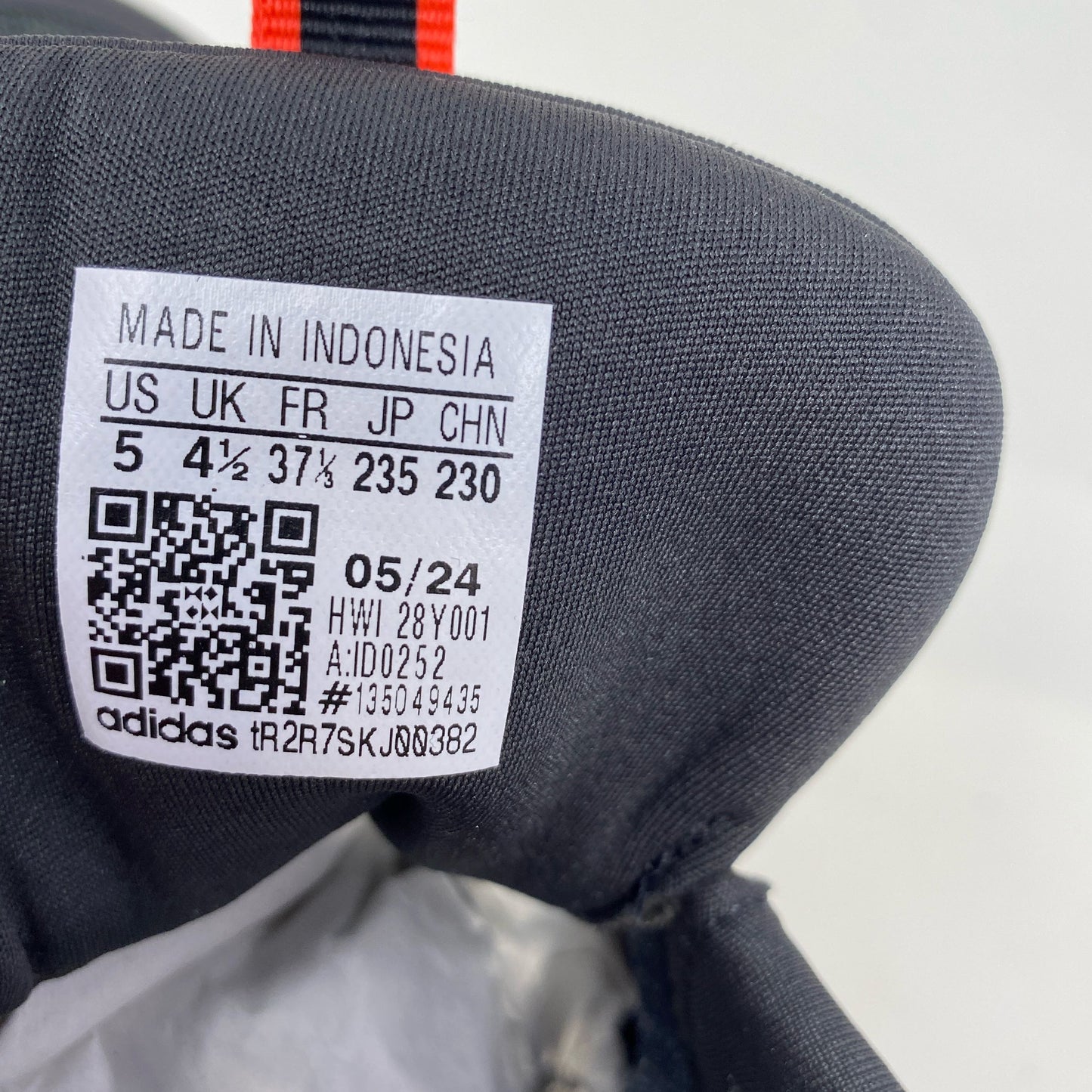 Serial #/Tag-UNT762759H8Q