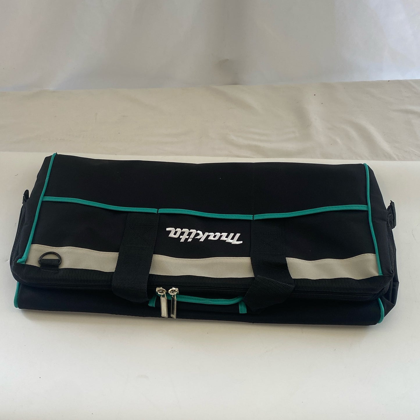 Back-UNT853657B7X