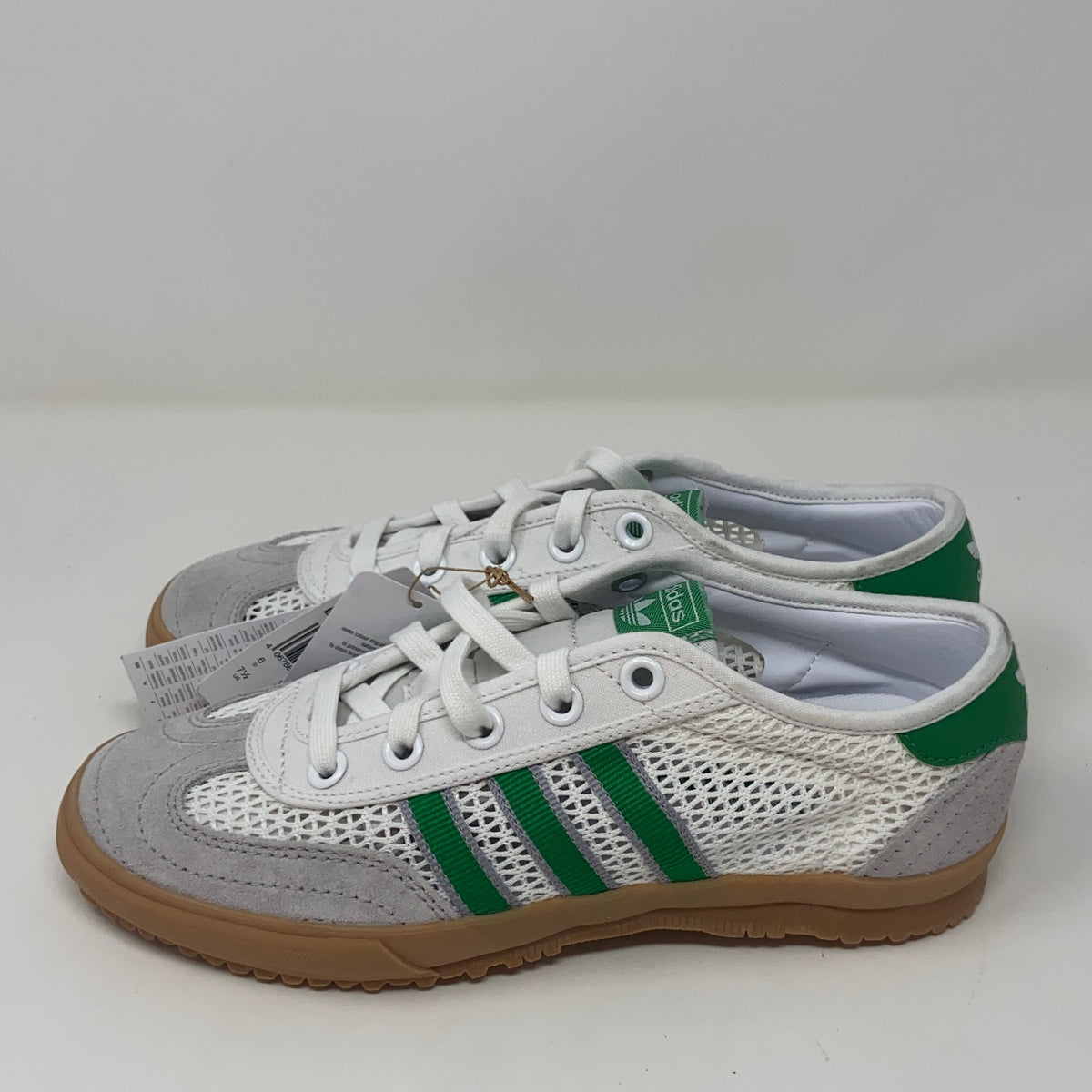 Back-UNT883944Z4P