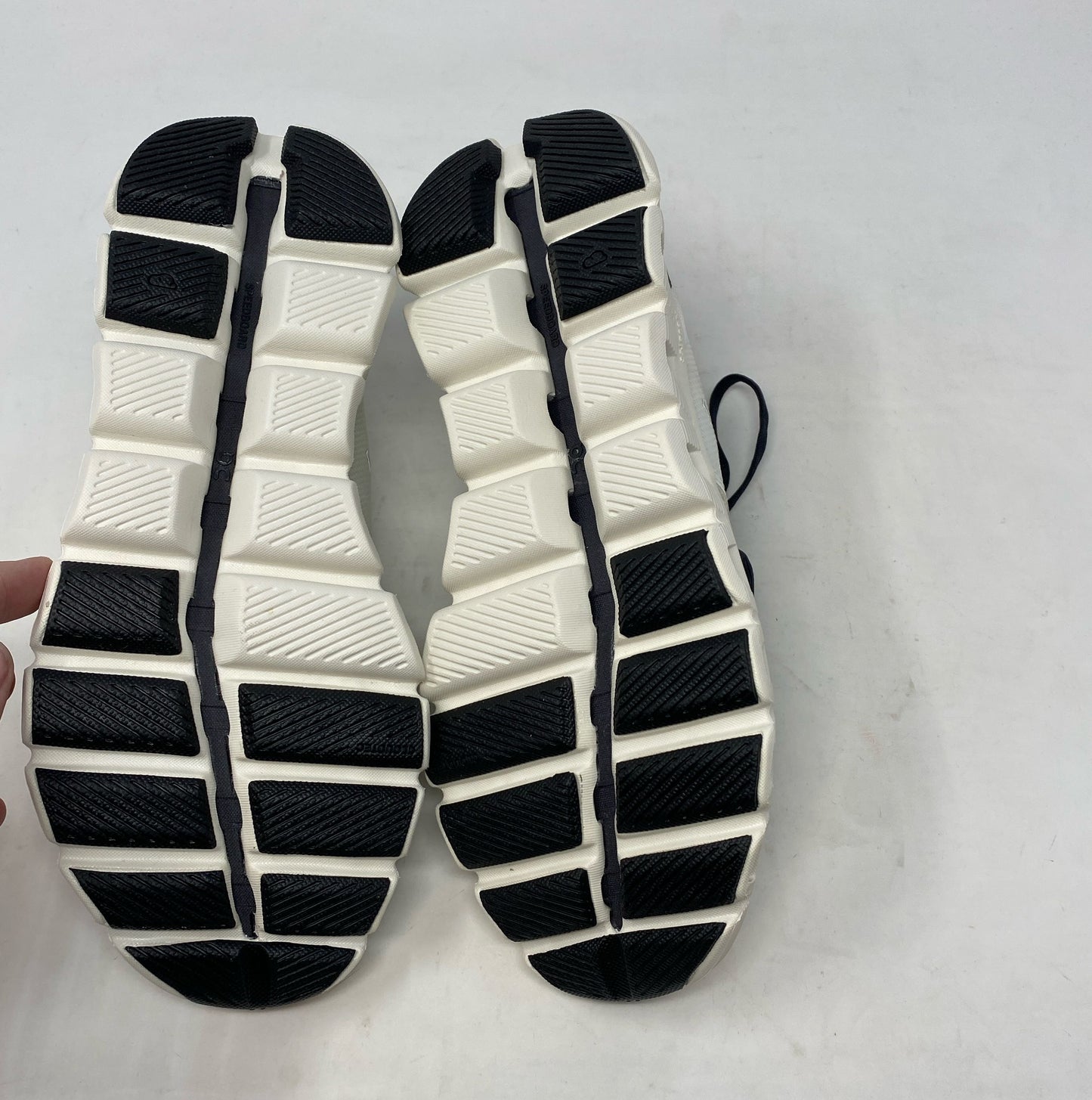 Bottom-LPNO374113948