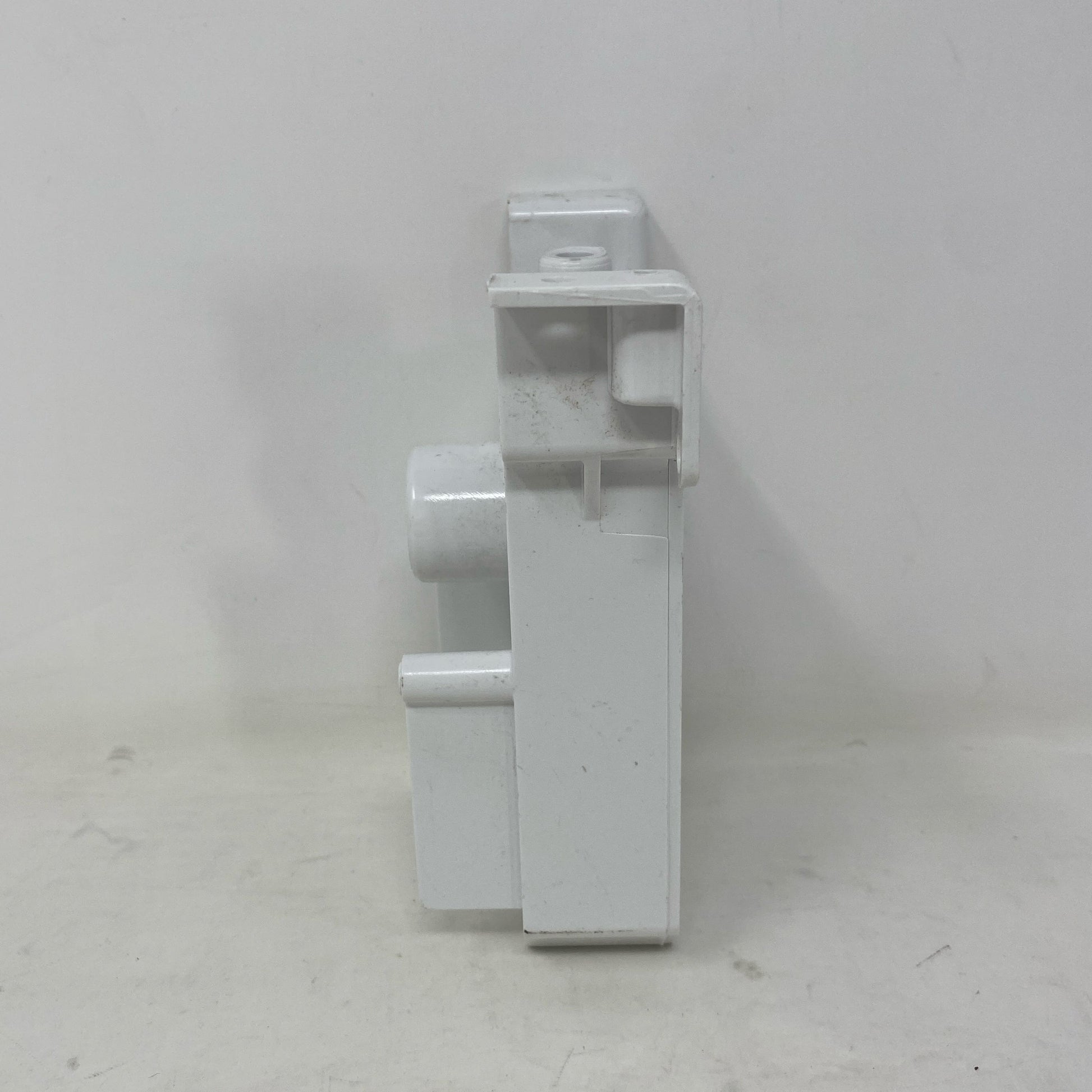 Left-UNT950175DG9