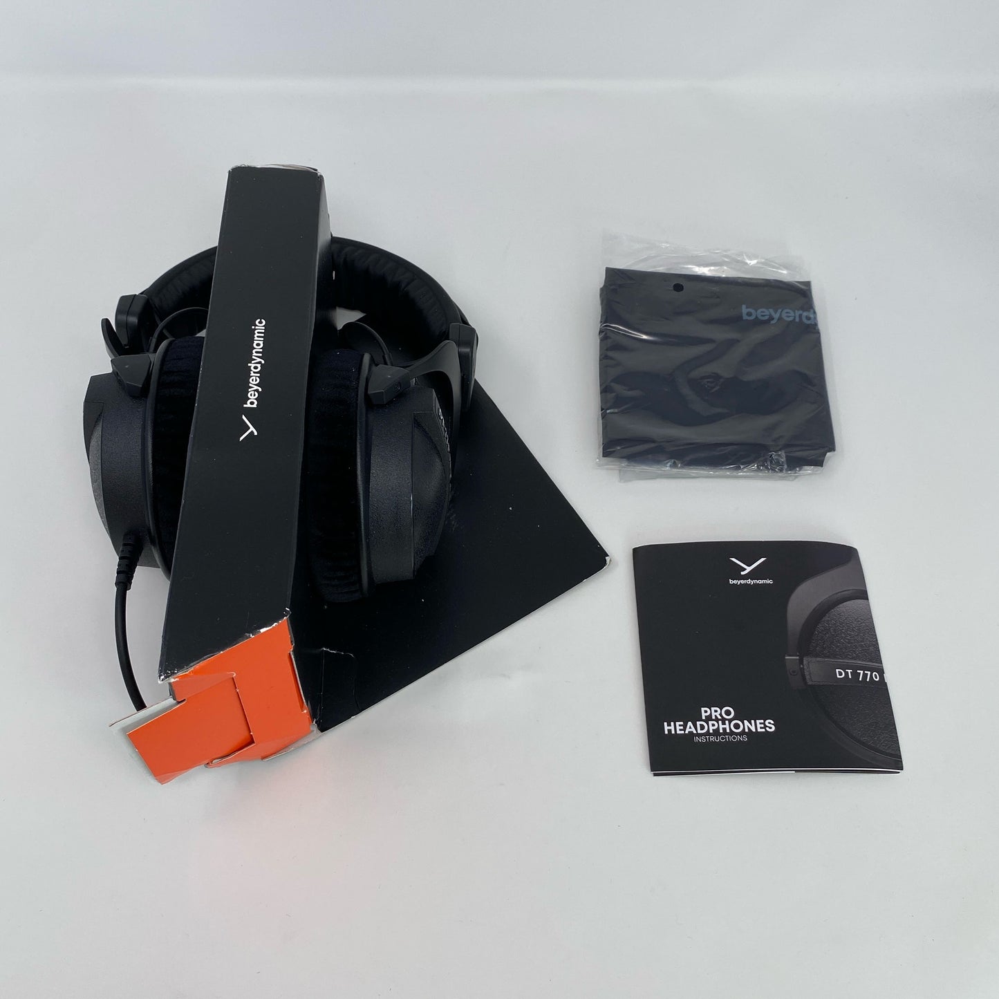Front-UNT215205HJZ