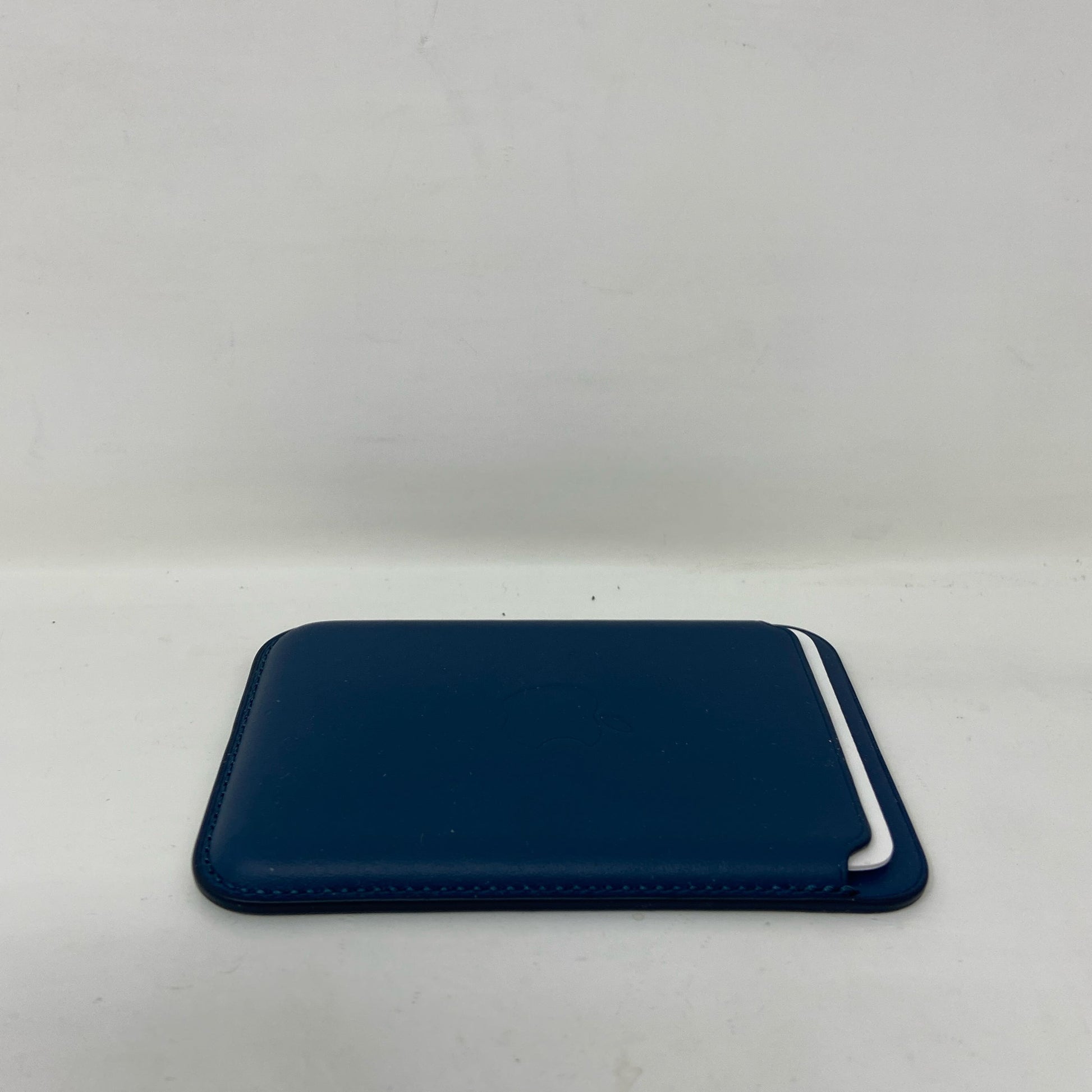 Right-UNT247031OI8