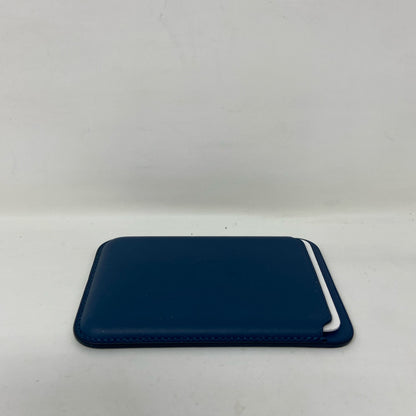 Right-UNT247031OI8