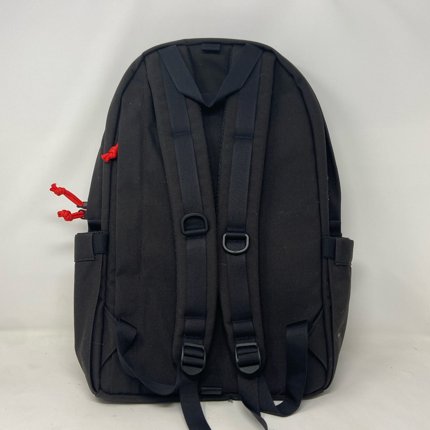 Back-UNT182359TY1
