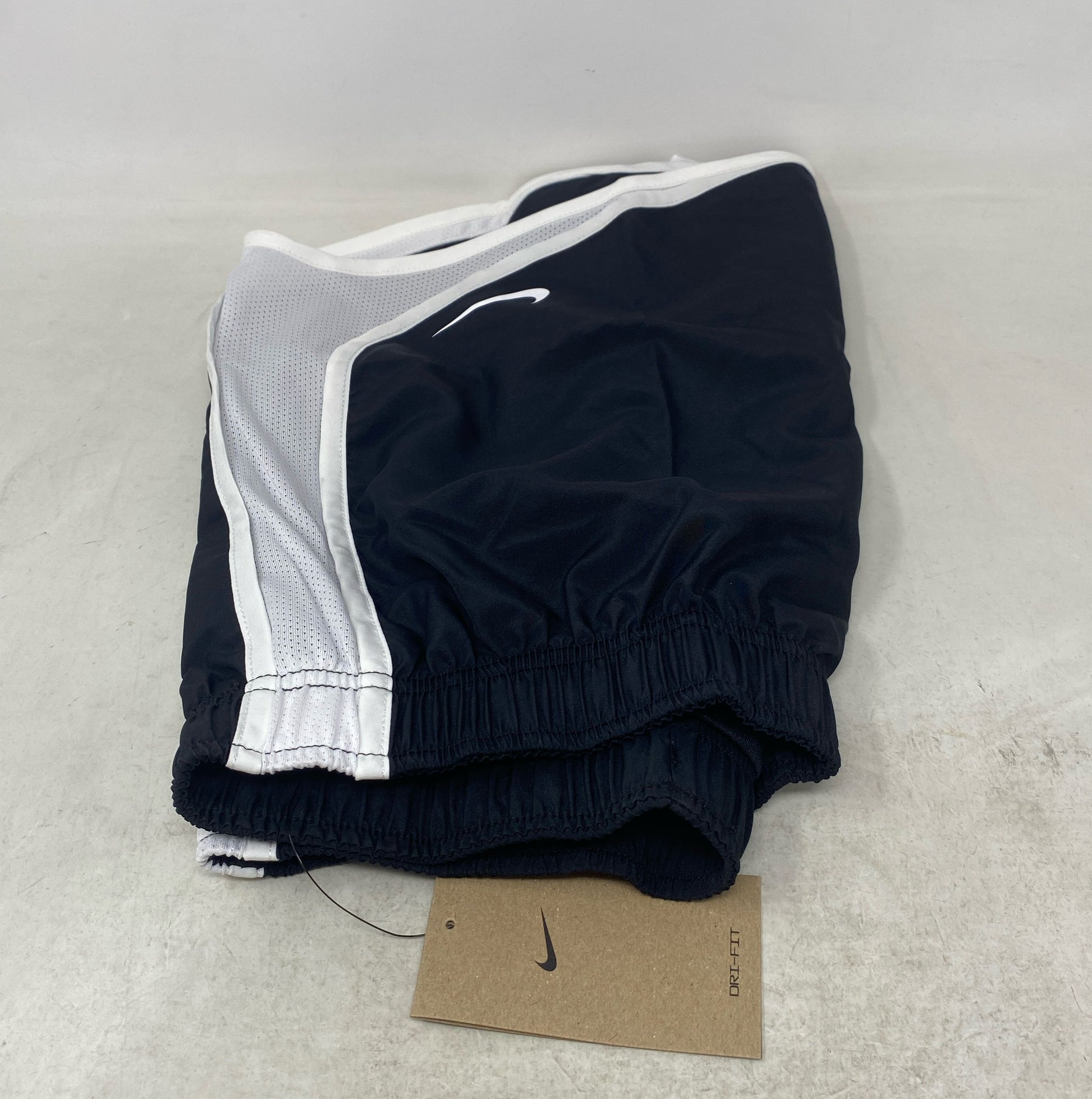 Back-UNT671845AM96