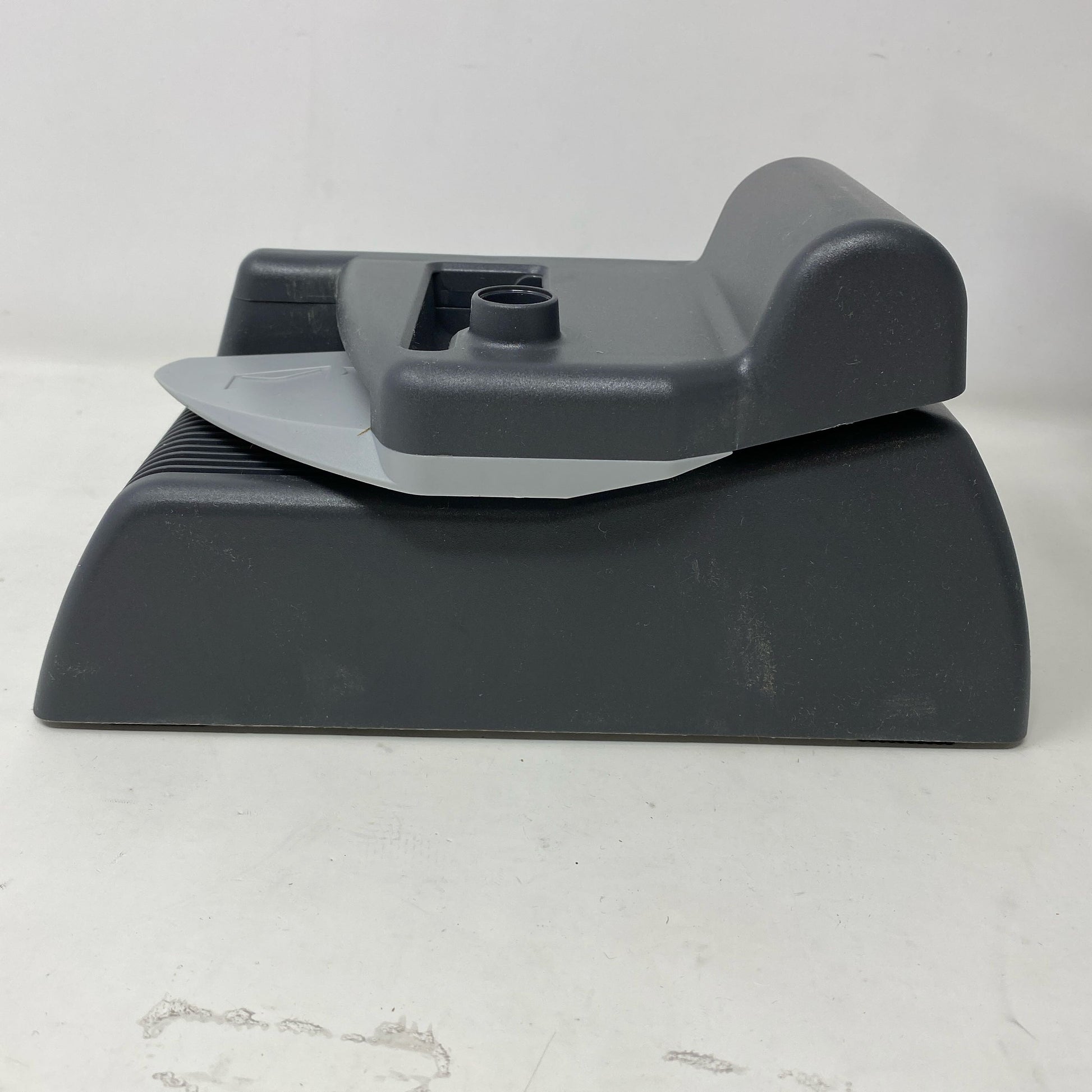 Left-LPNPMGY0564420