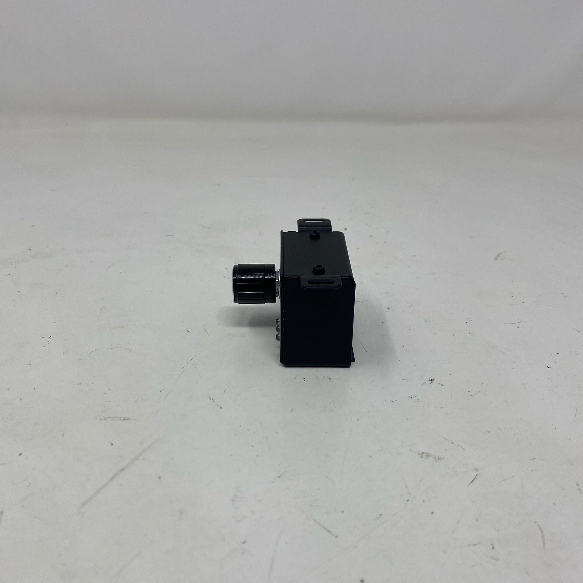 Left-UNT130591VSX