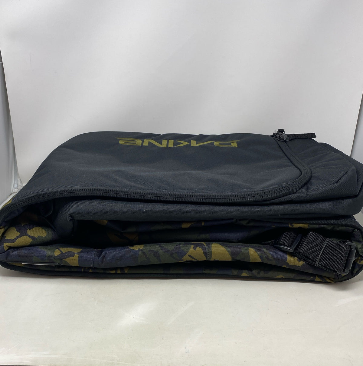 Back-UNT9754345MF