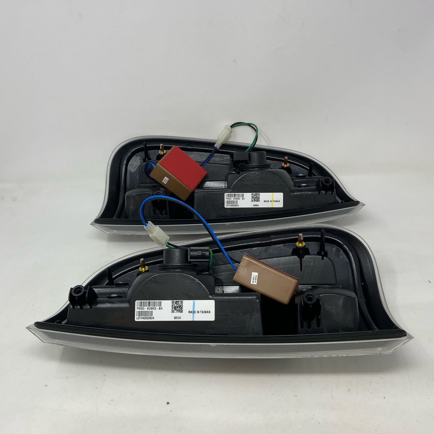 Right-UNT231273Y2J