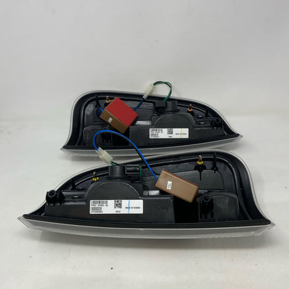 Right-UNT231273Y2J