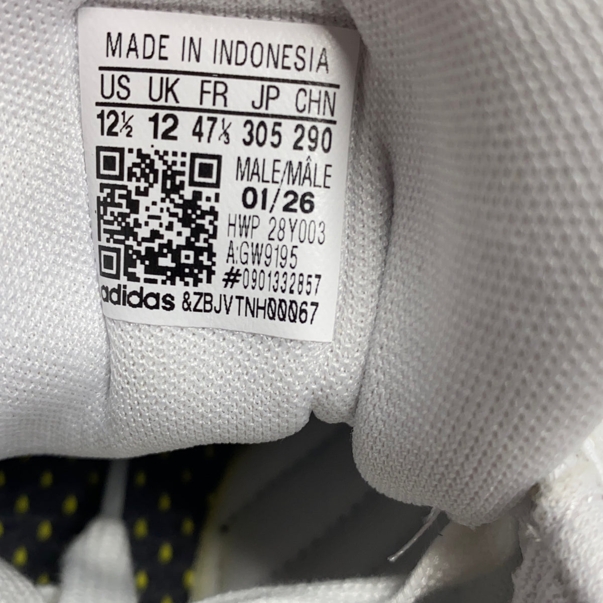 Serial #/Tag-UNT945022GJY