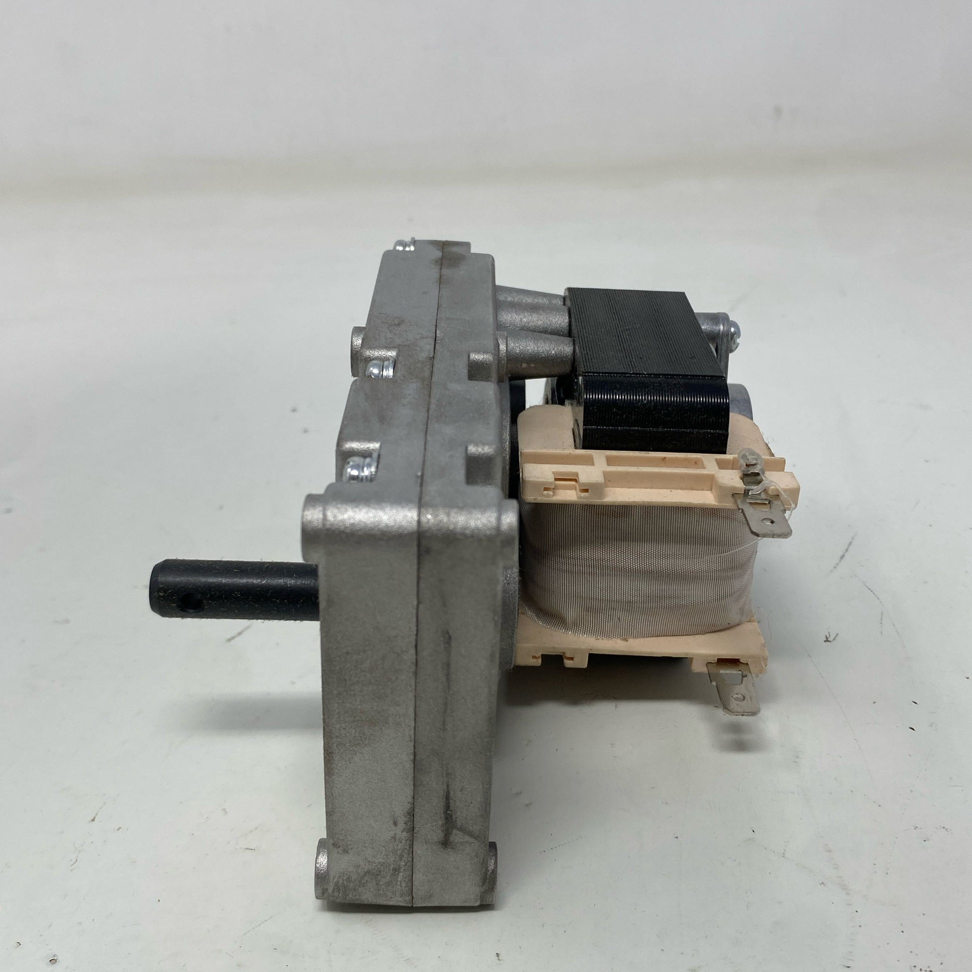 Left-UNT5131142GW
