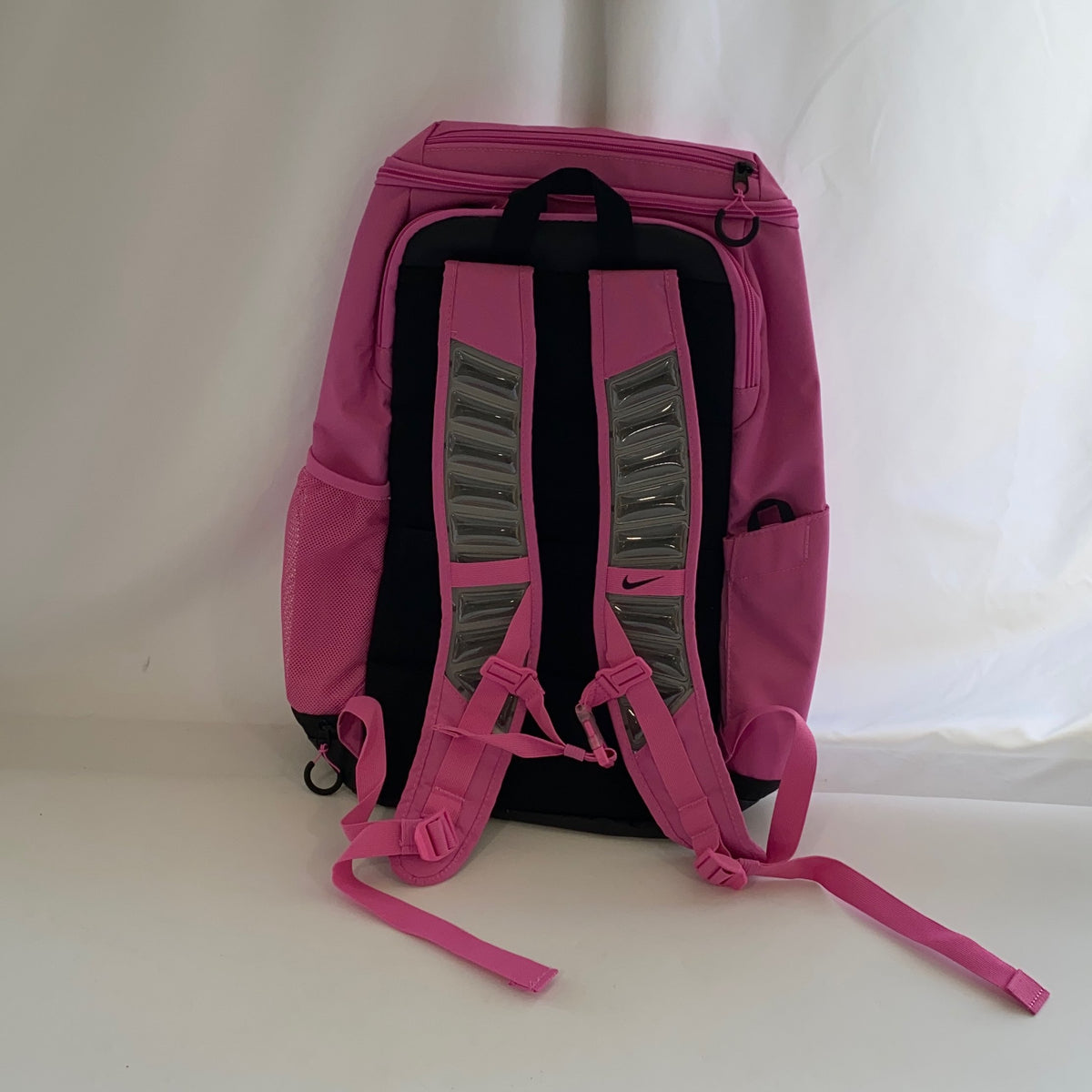 Back-UNT488723RYB