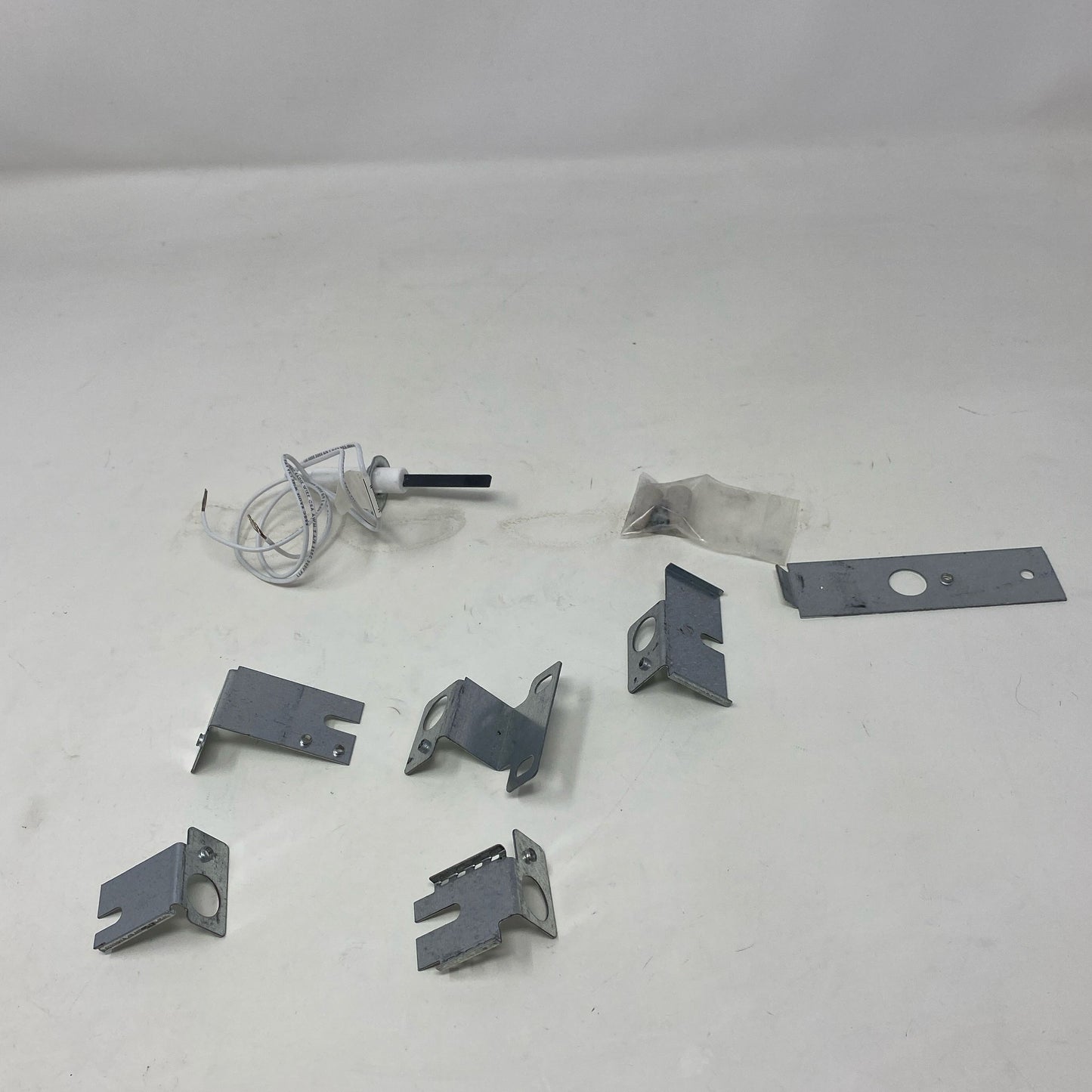 Back-UNT605626RYM