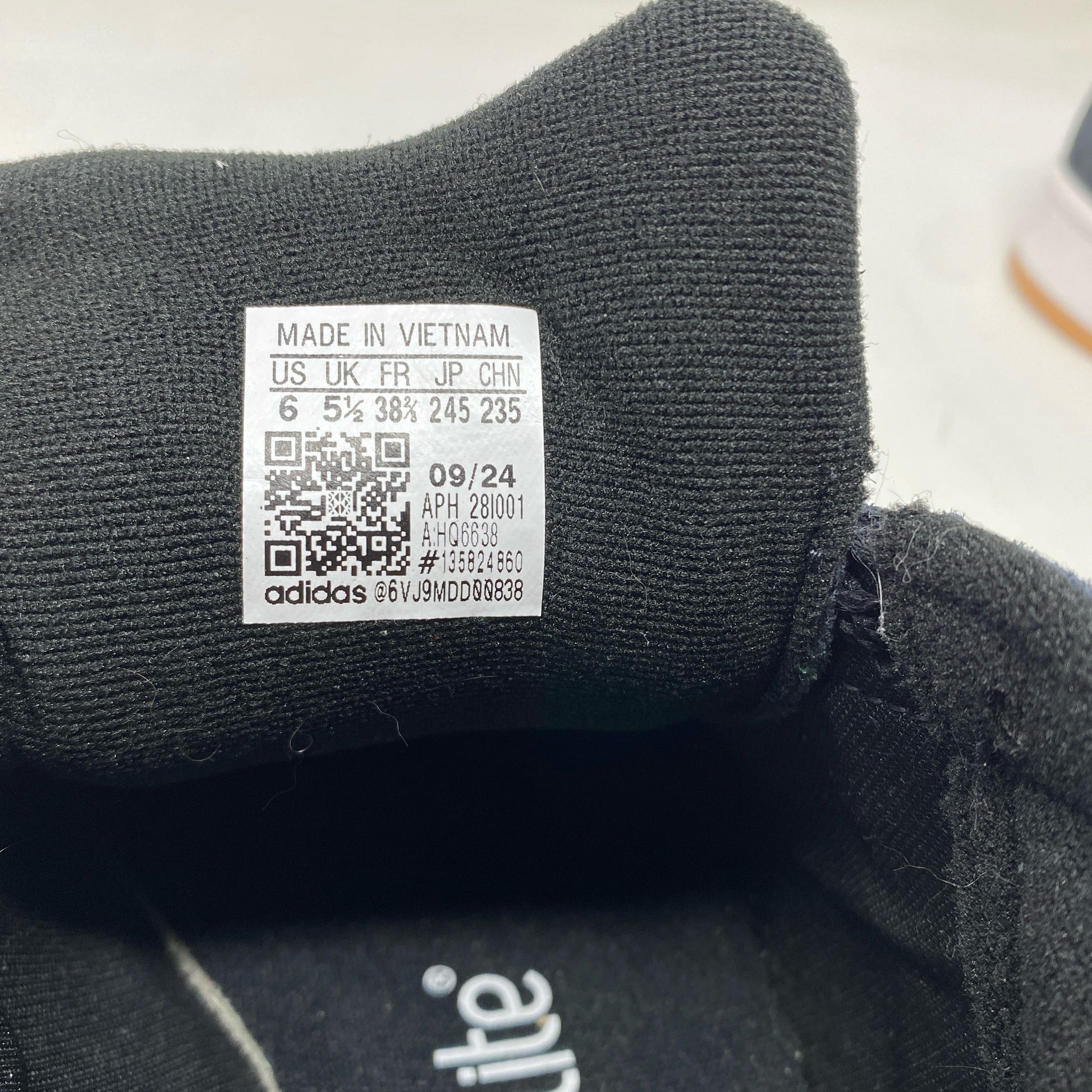 Serial #/Tag-UNT536299BBV