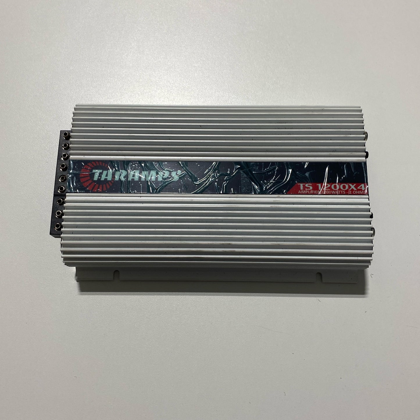 Front-UNT011260Y8I