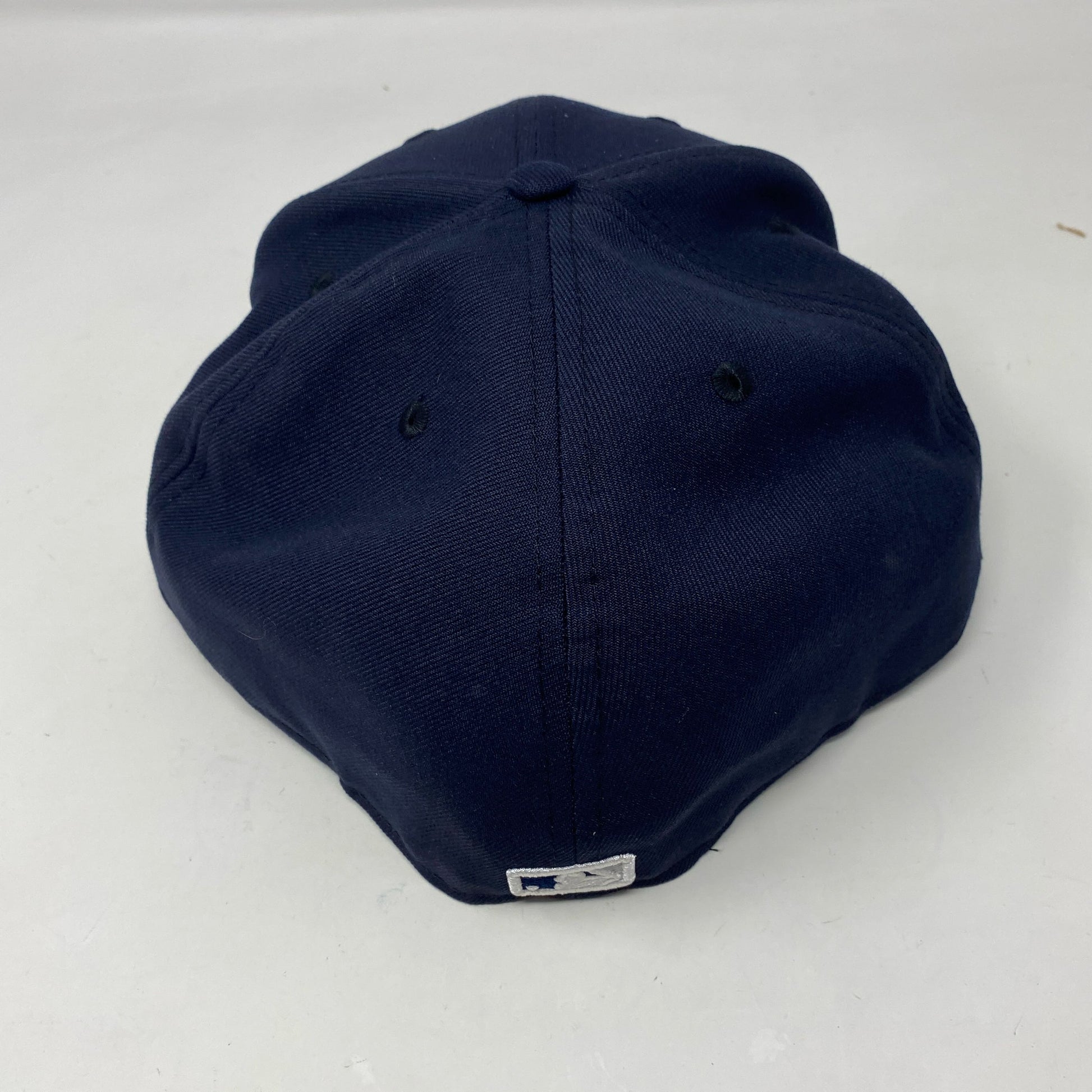 Back-UNT20811381A