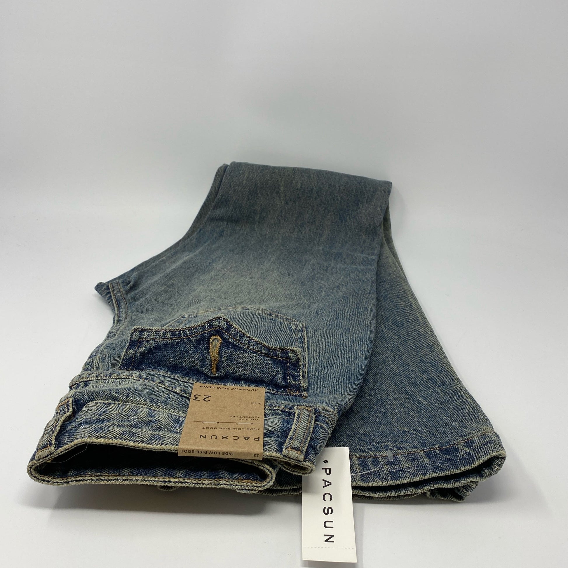 Back-UNT816794KT1