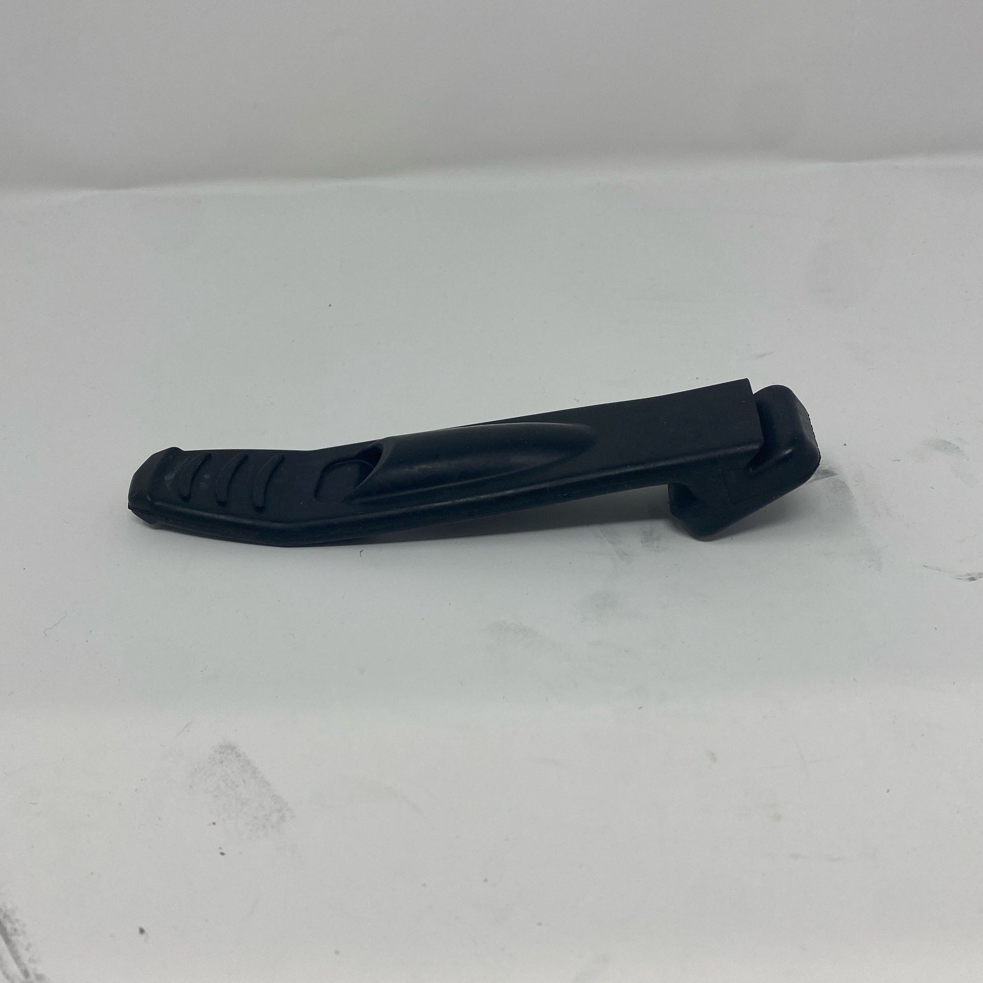 Right-UNT139422ZW3