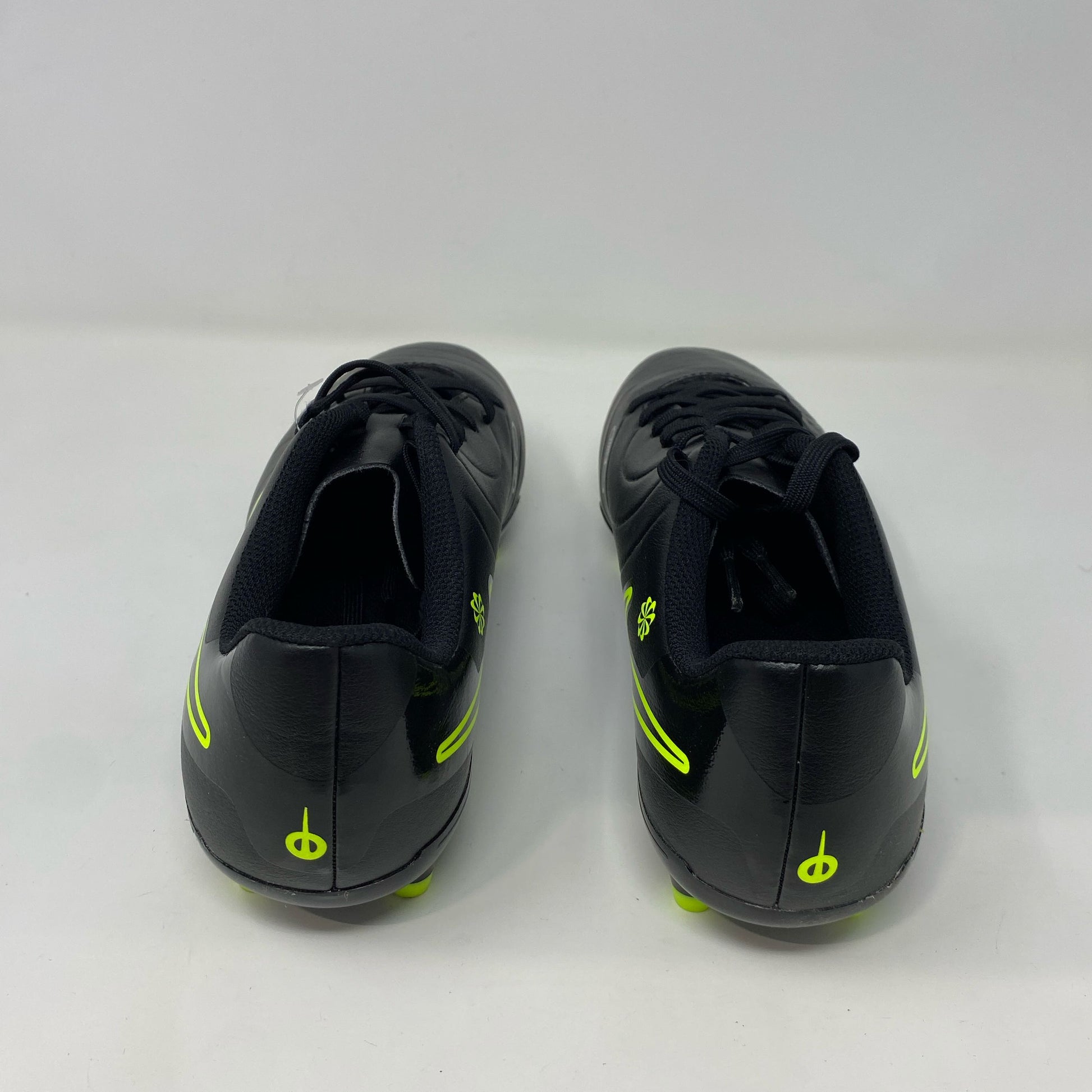 Right-UNT991566QGQ